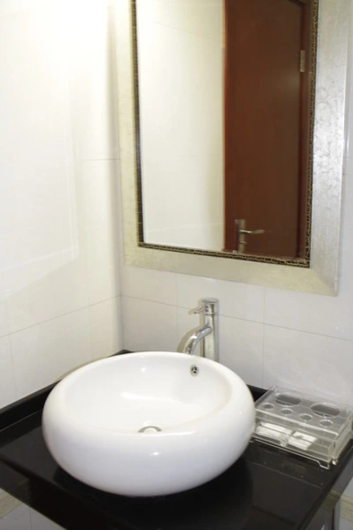 Hotel Ritz Waku-Kungo