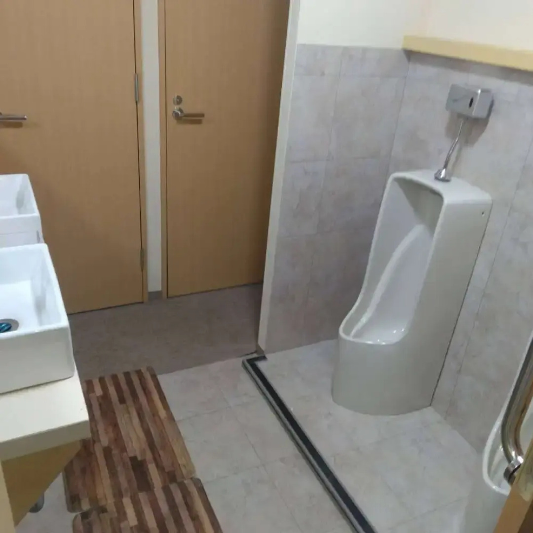 World Inn Muroran Nakamano-Ie! Noboribetsu, Toyako, Sapporo, and Airport Direct Bus Stop