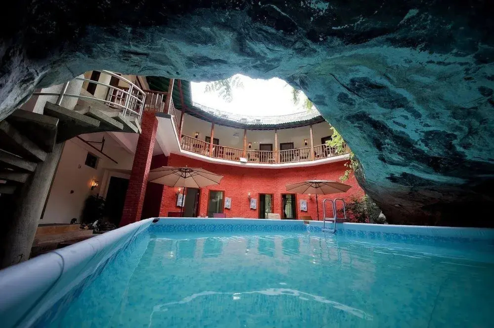 Guilin Crystal Crescent Moon Hotel