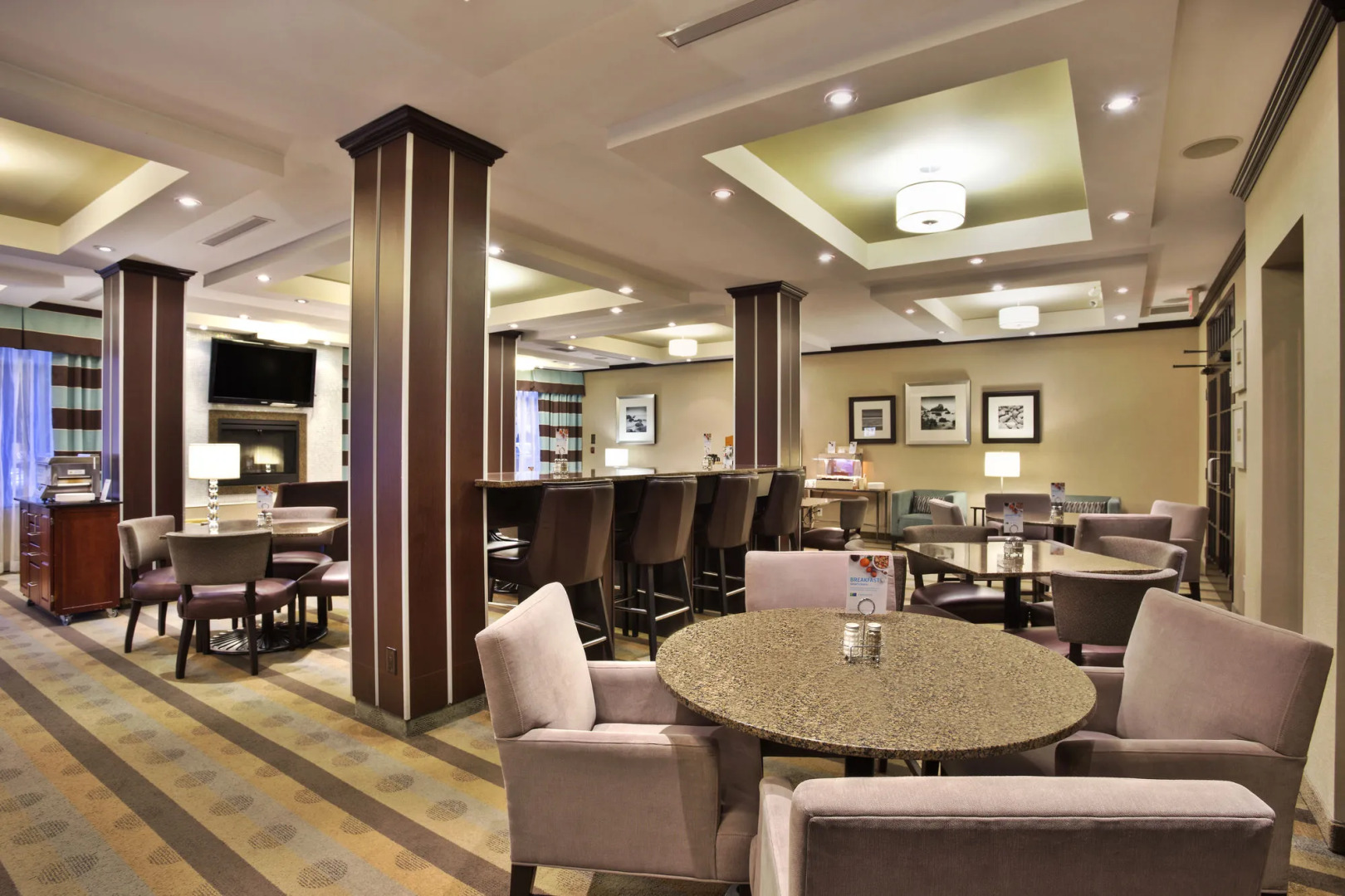 Holiday Inn Express & Suites Kingston Central by IHG