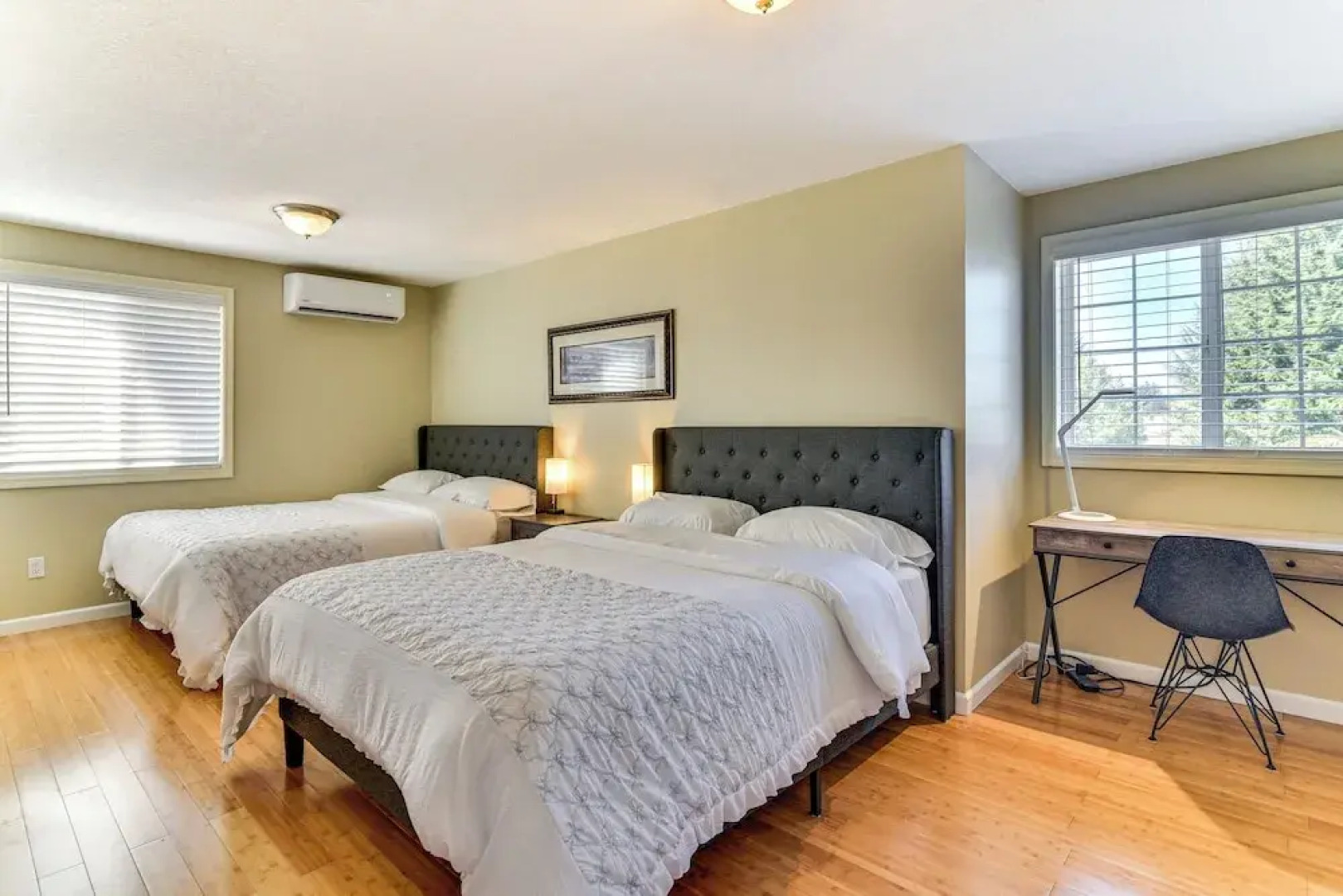 Private Outdoor Space 9 Mi to Downtown Vancouver!