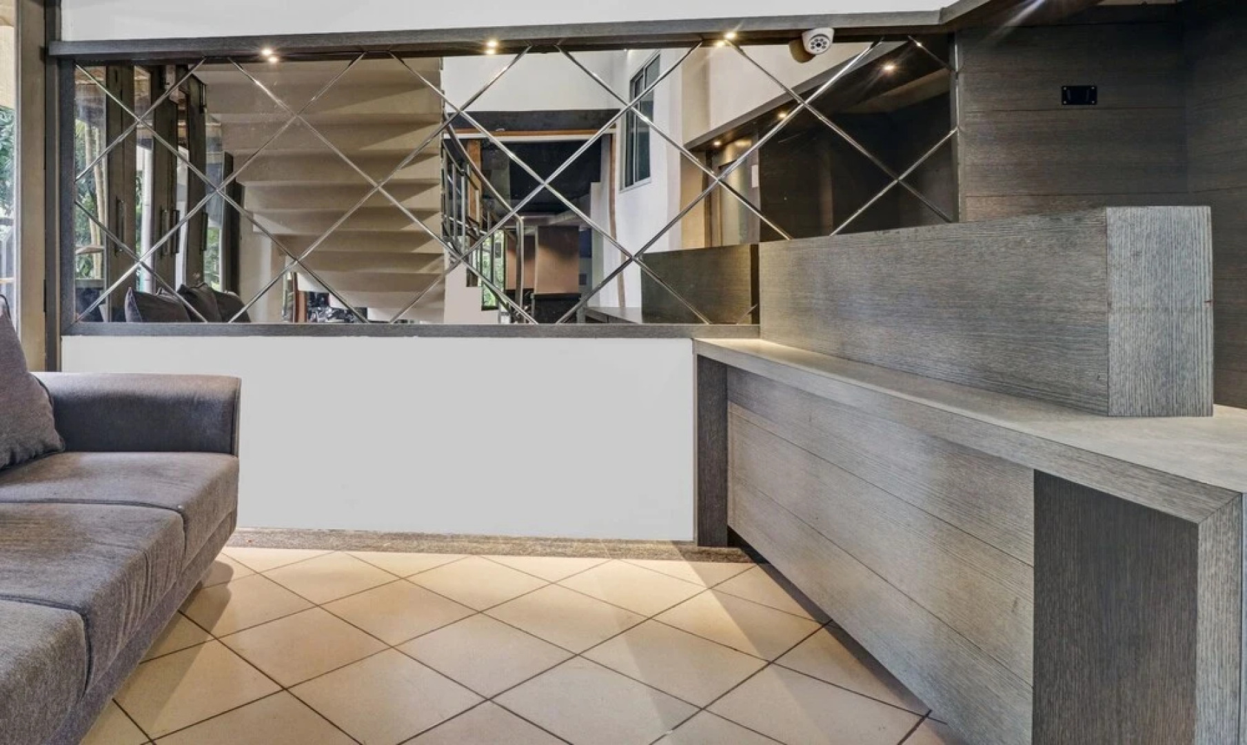 Itsy By Treebo - De Lamar