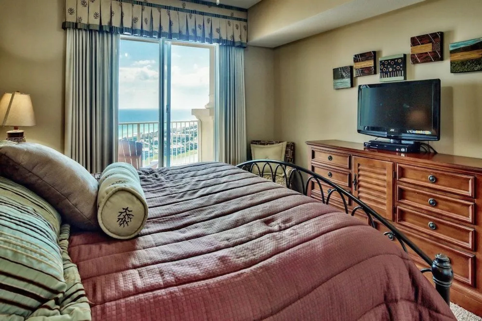 Seascape Penthouse #2309 - 3 Br condo by RedAwning