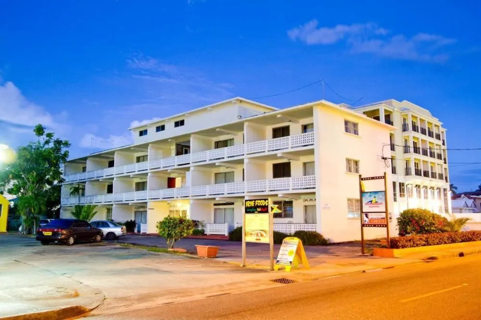 Melrose Beach Apartment