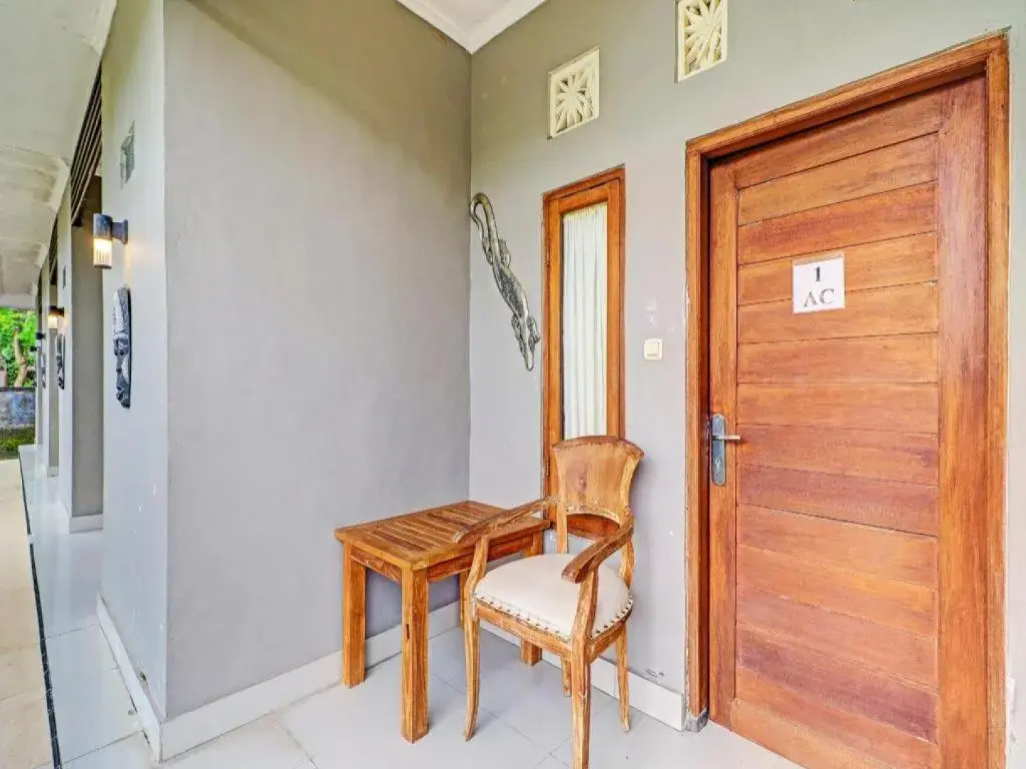 OYO 92203 Tata Guest House