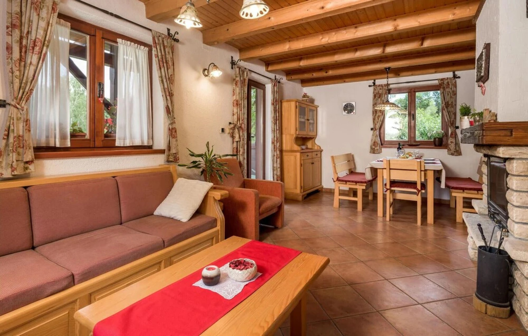 Beautiful Home in Fuzine With Jacuzzi, Wifi and 2 Bedrooms