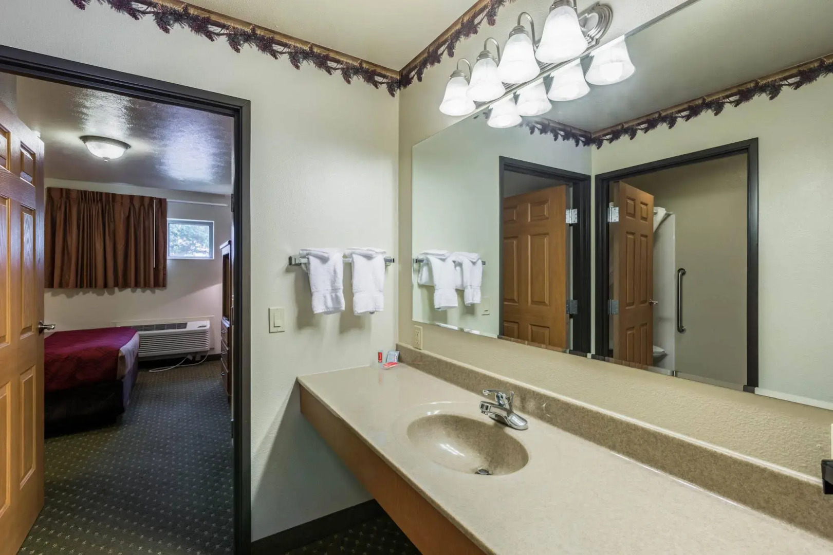 Harmony Inn & Suites