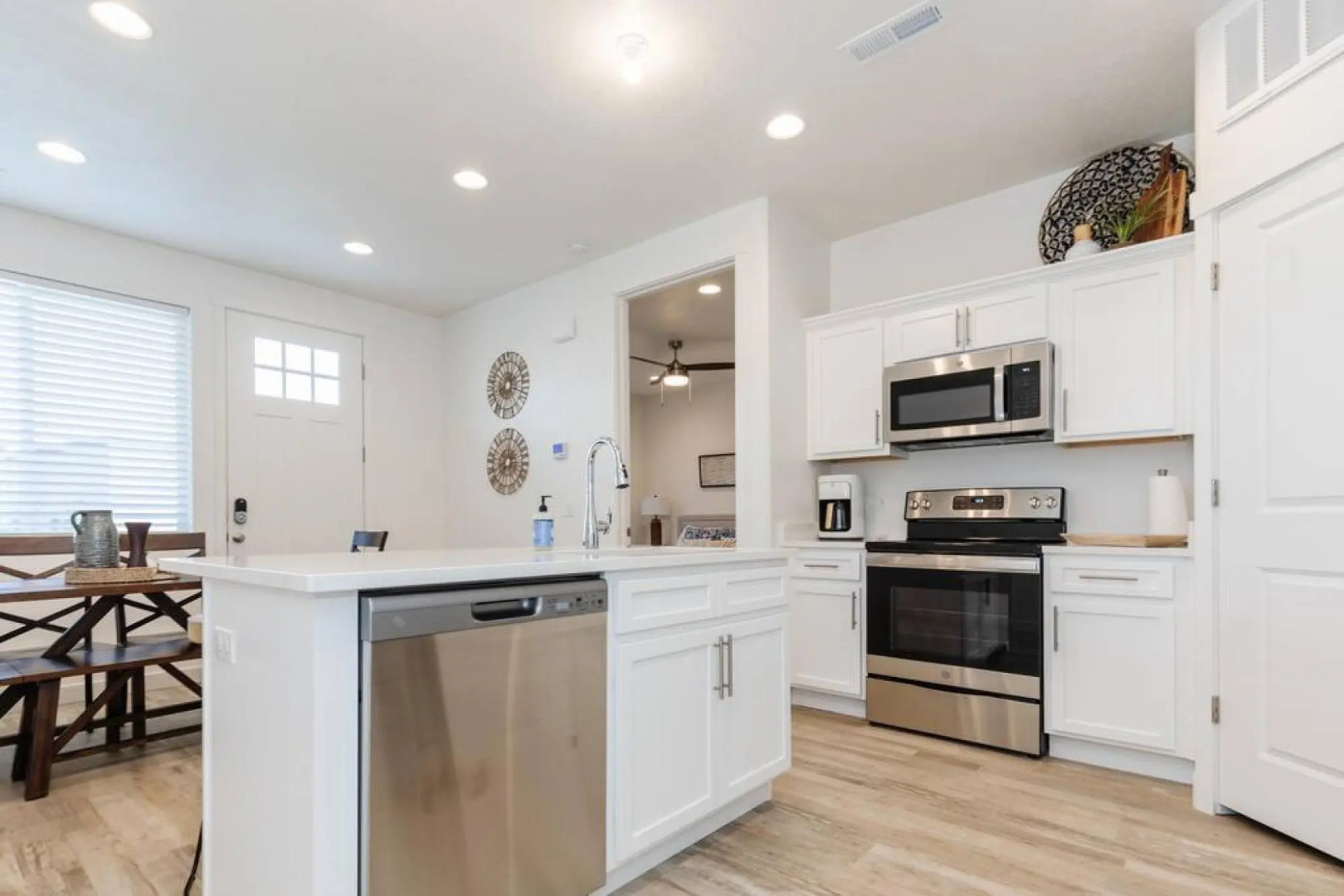 Bear Lake Beautiful Brand New End Unit