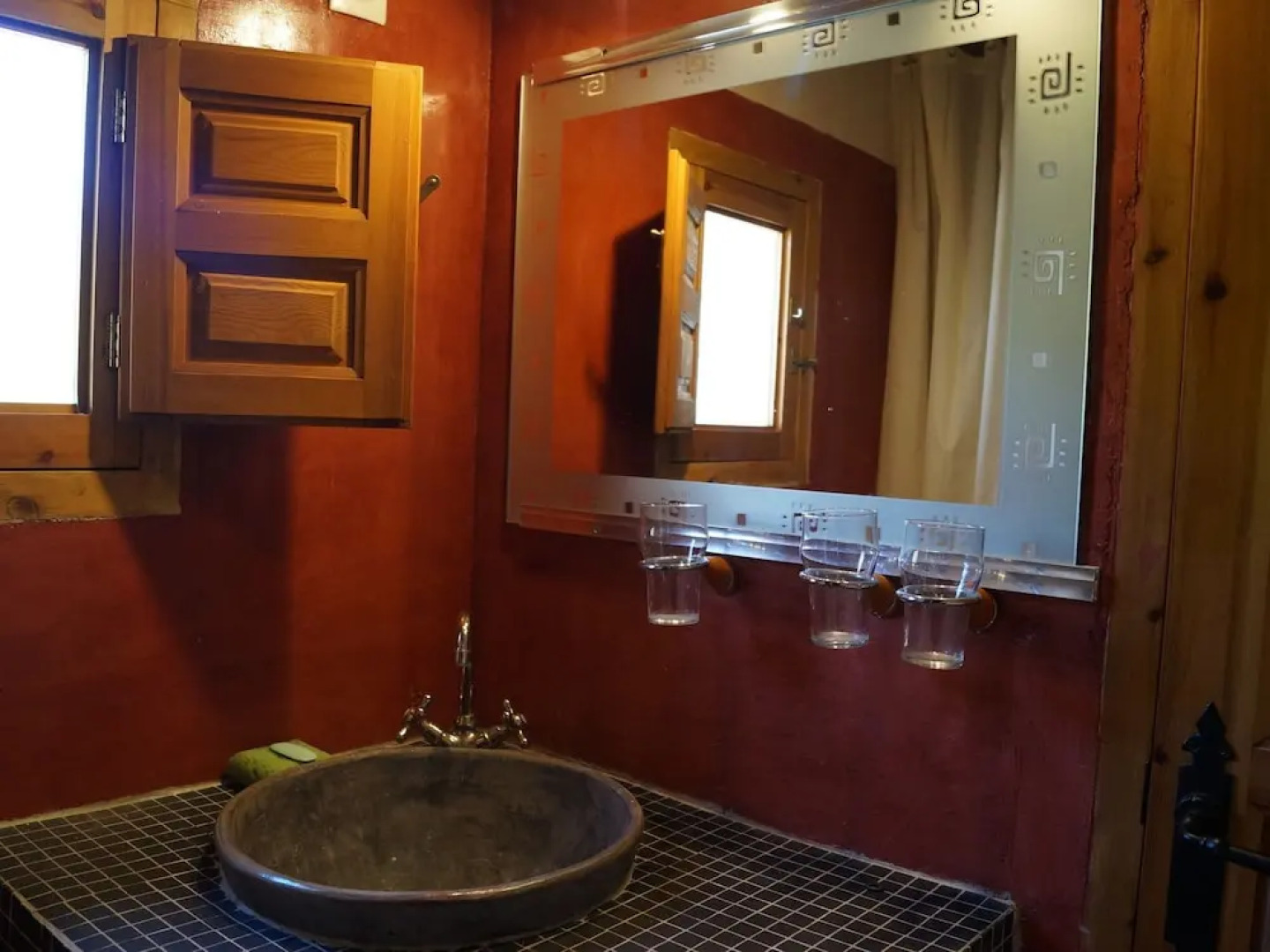 Comfortable Cottage in Renau Costa Dorada With Roofed Patio