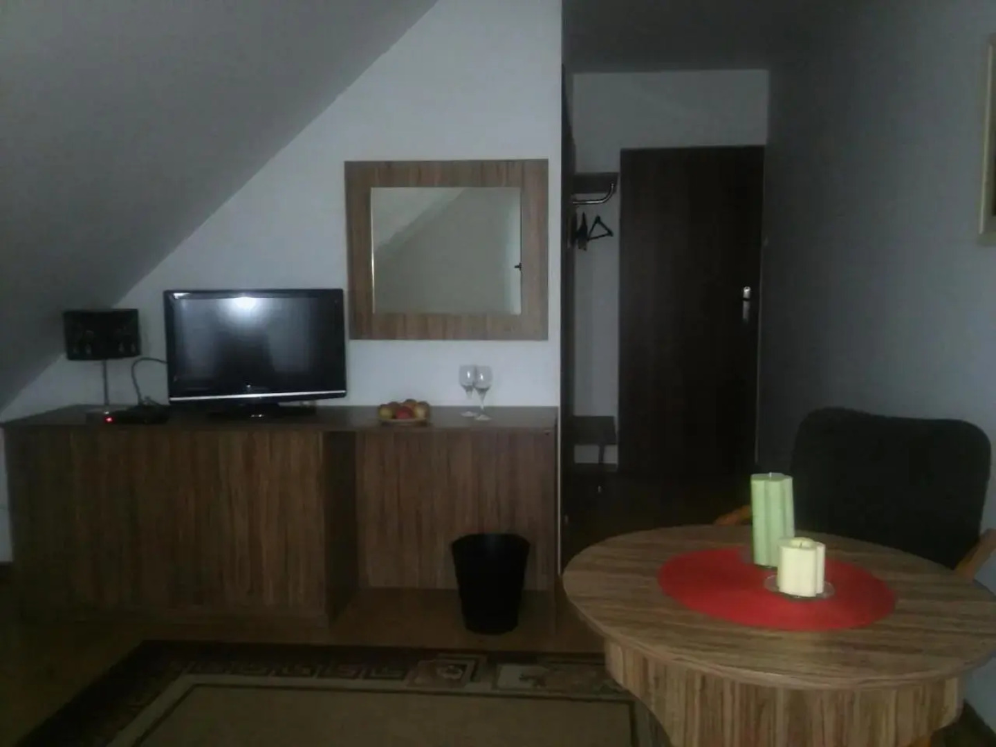 Pod Zachrypniętym Kogutem