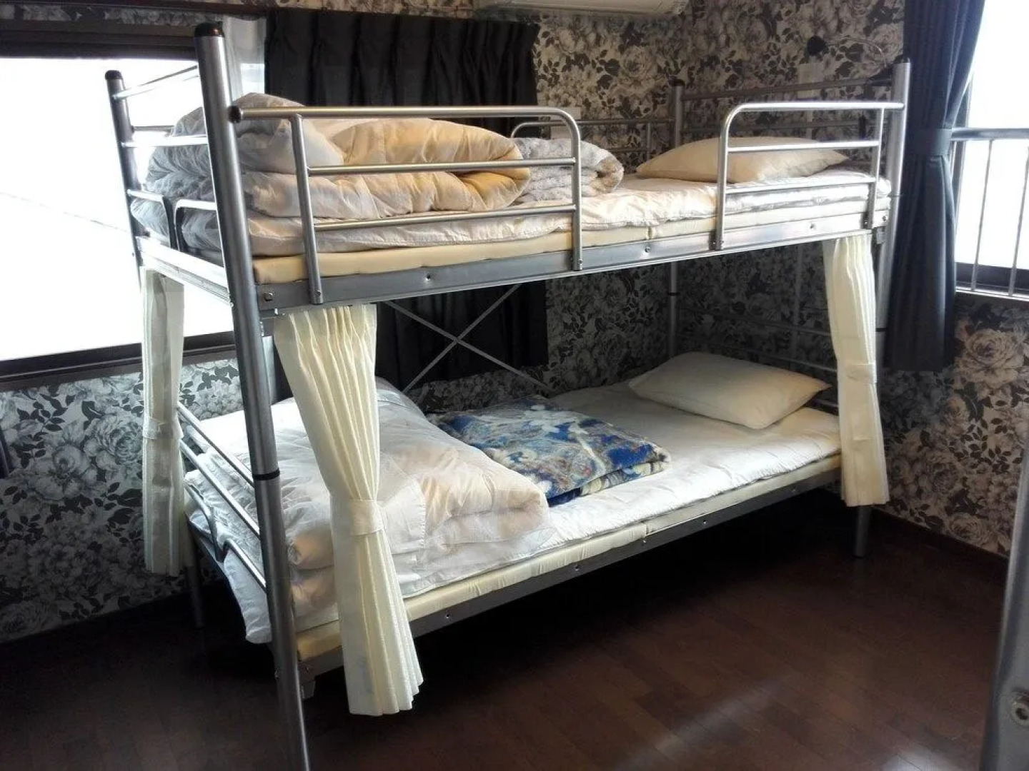 Guest house TIGA - Hostel