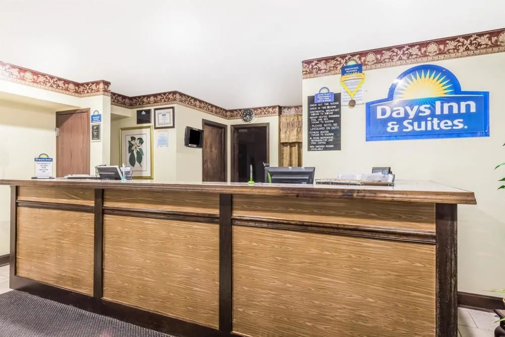 Days Inn And Suites Youngstown / Girard Ohio