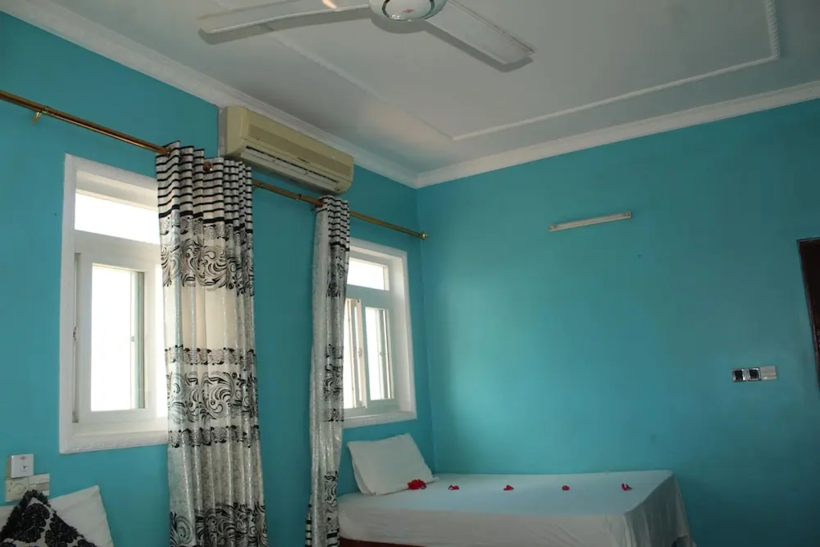 Pwani Vanilla House & Restaurant