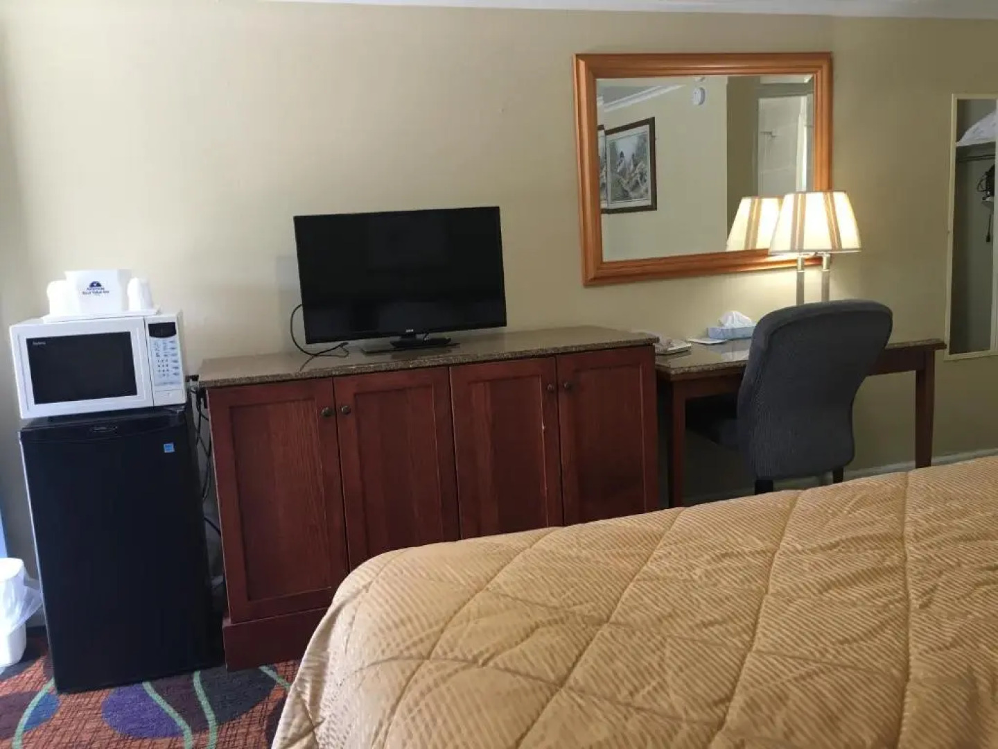 colony motel Jamestown