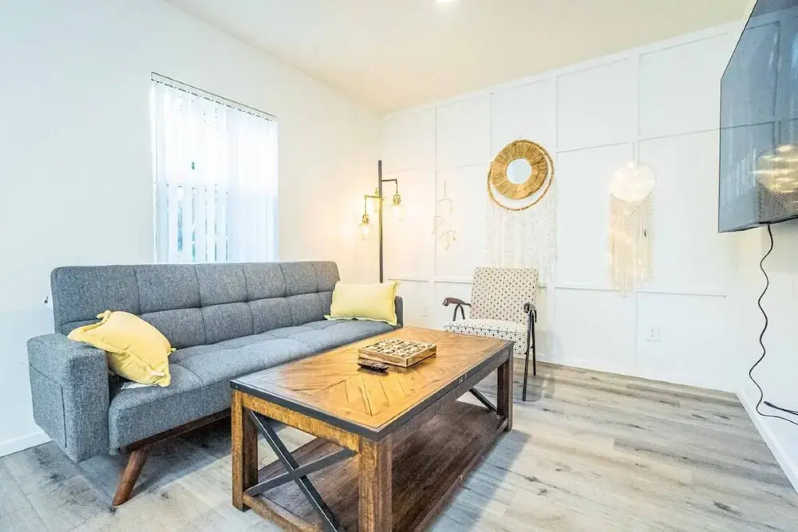 Elegant Country Retreat With Serene Patio Haven