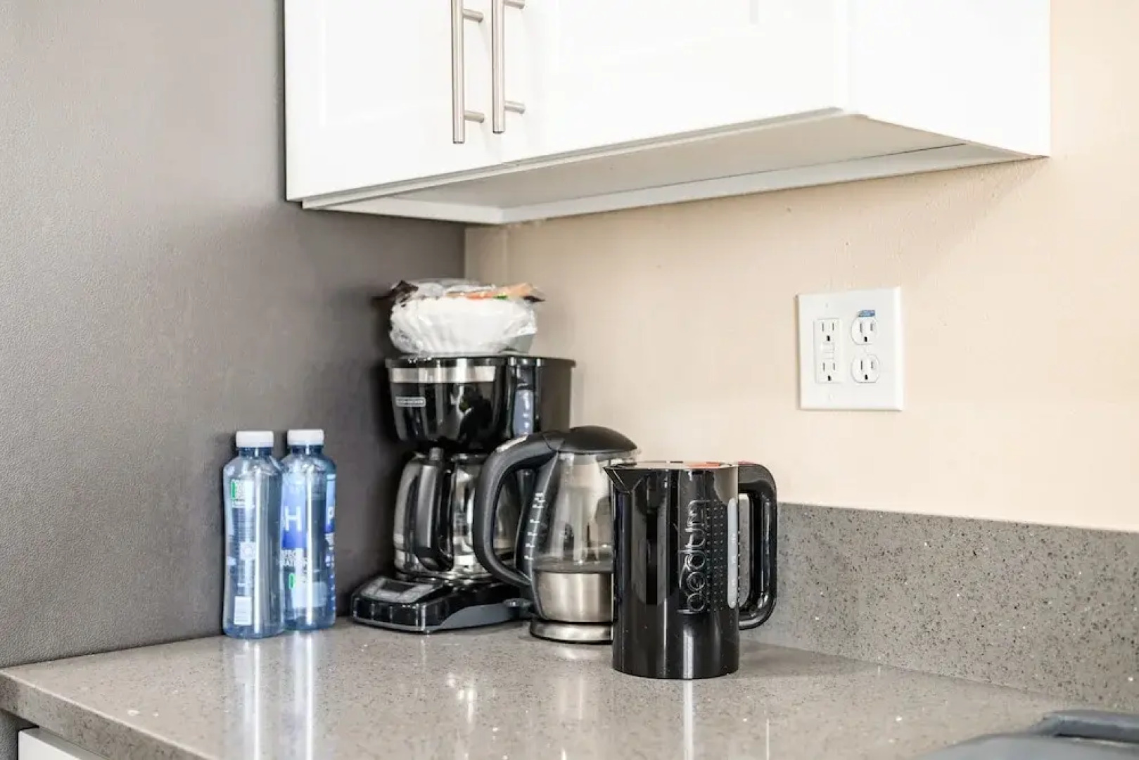 Whimsical Family Stay 10 Min Walk to PV Hospital