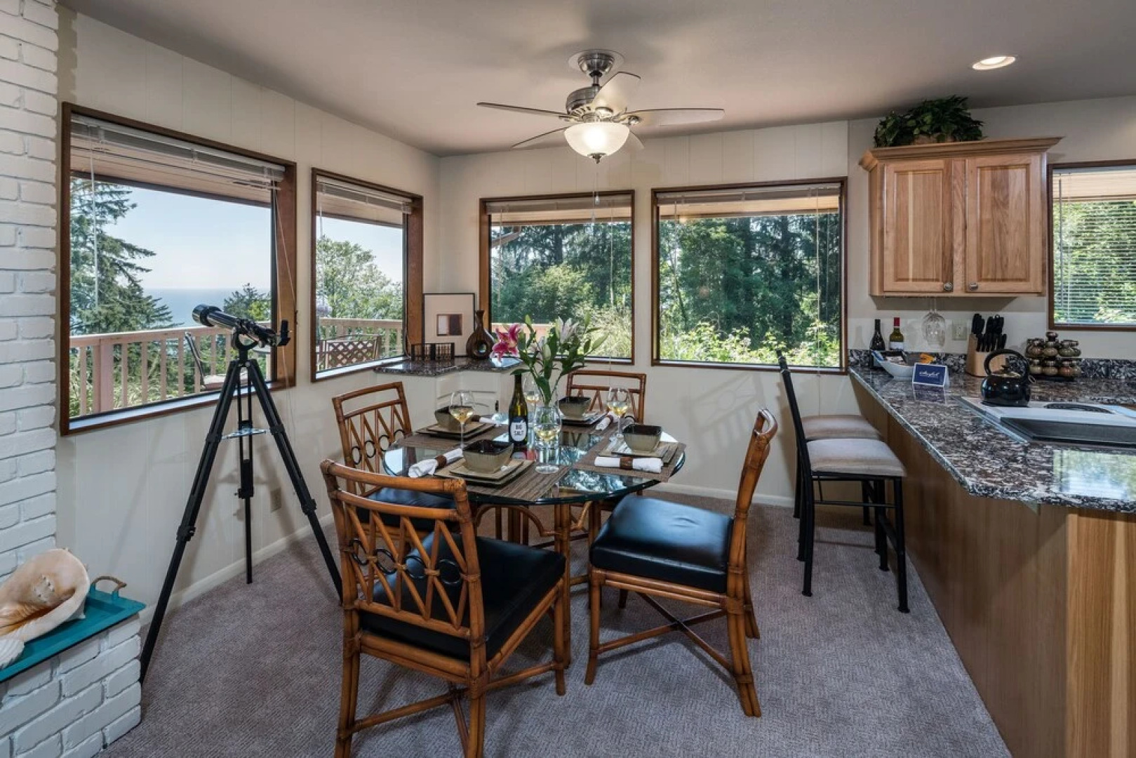 Neah-kah-nie Treasure by Avantstay Secluded in Lush Greenery w/ Ocean Views & Hot Tub