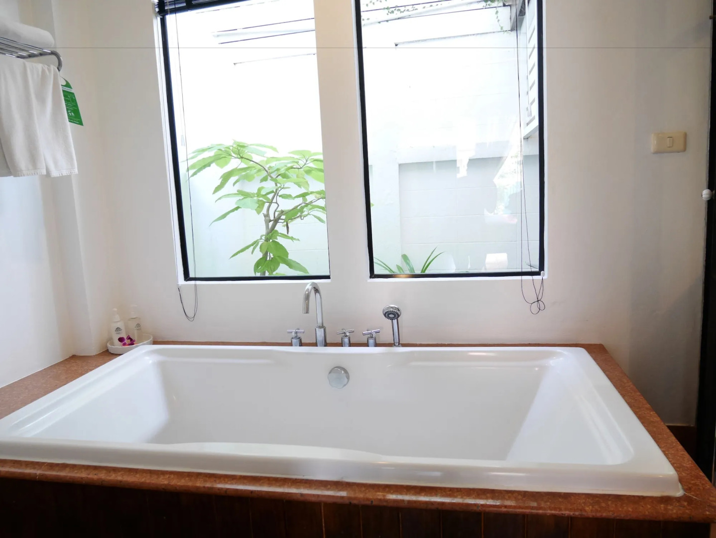 Курортный отель The Old Phuket - Karon Beach Resort