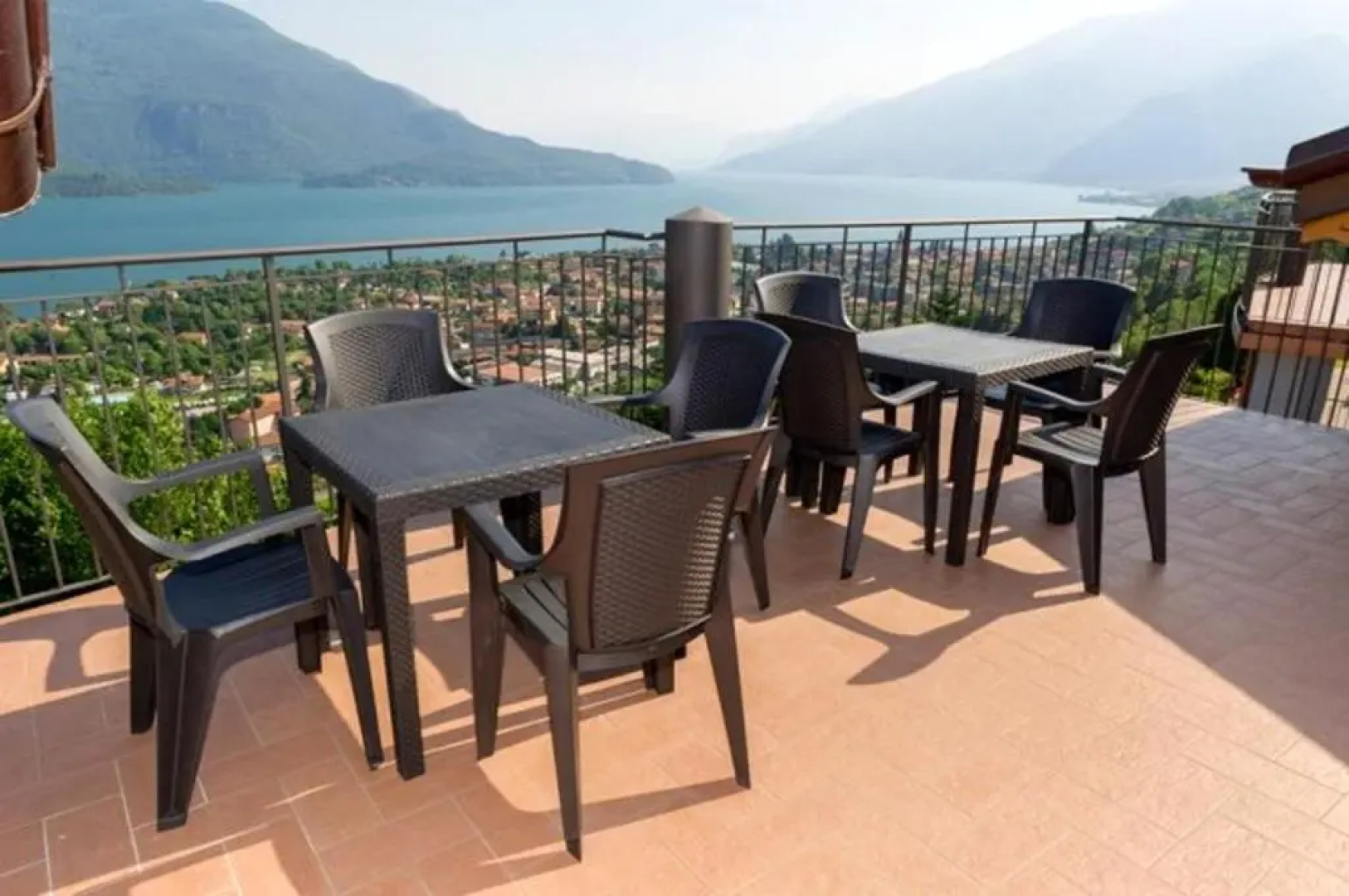 House With 2 Bedrooms in Vercana, With Wonderful Lake View, Shared Pool, Furnished Balcony Near the Beach
