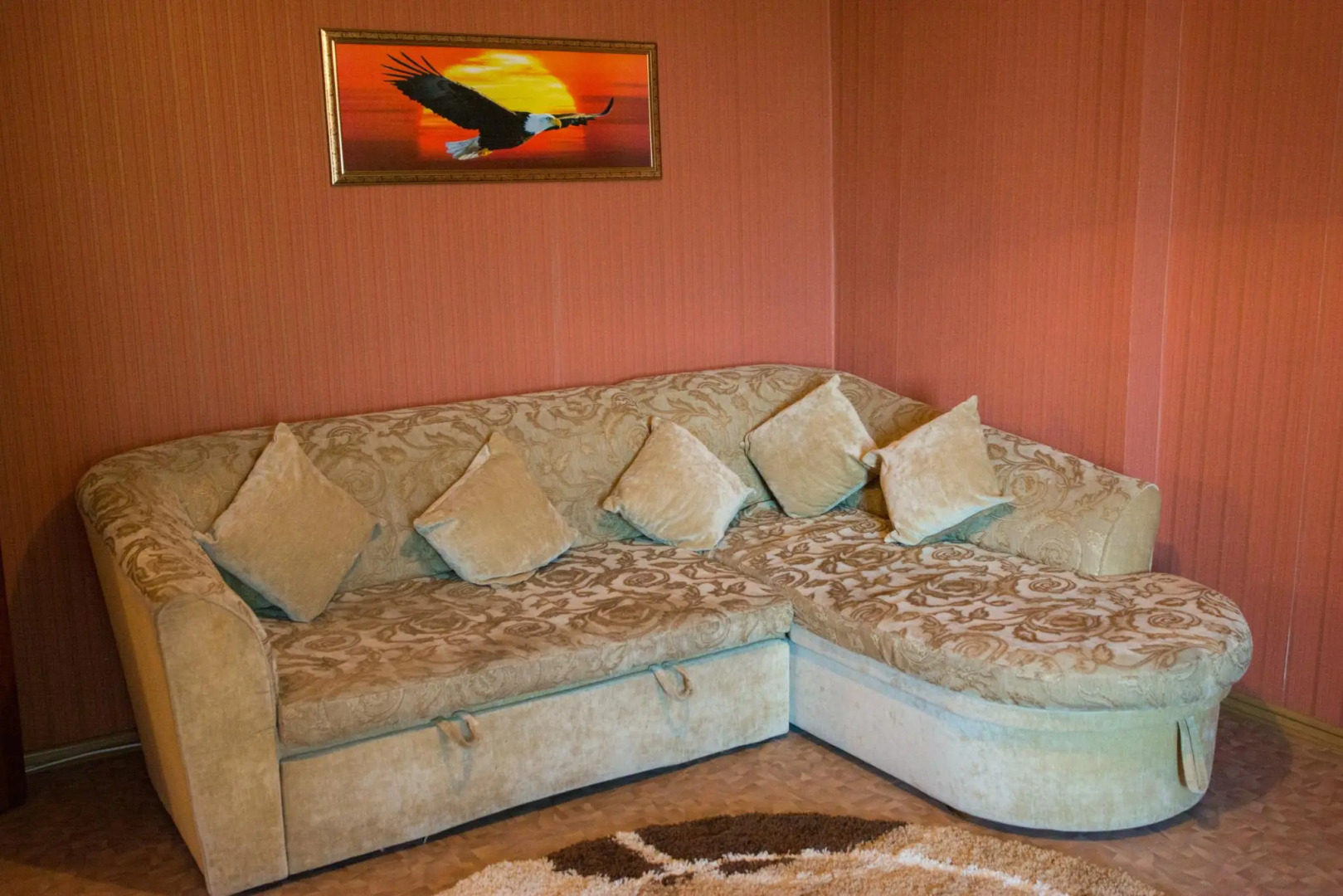 Мода в доме на проспекте Абая 105