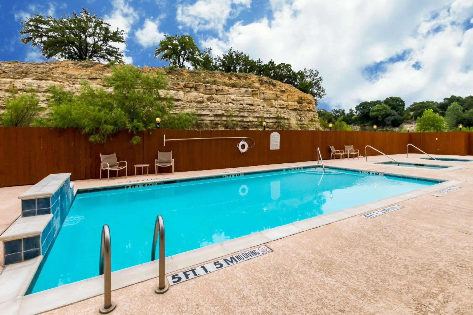 Baymont Inn & Suites by Wyndham Glen Rose