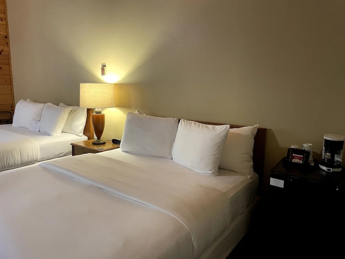 Hanging Horn Lakeside Resort