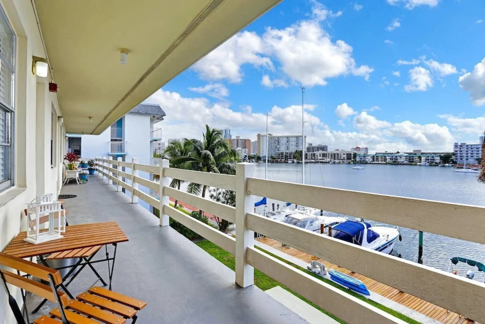 Stylish & Unique 1 BR Designer Waterview APT