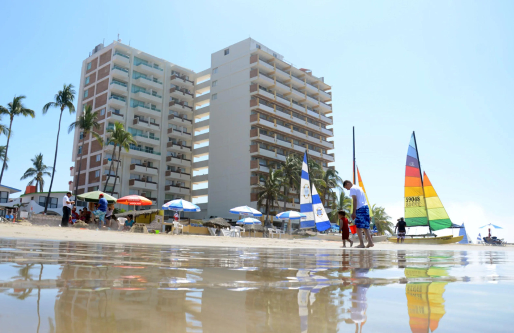 Suites Las Flores Beach Mazatlan