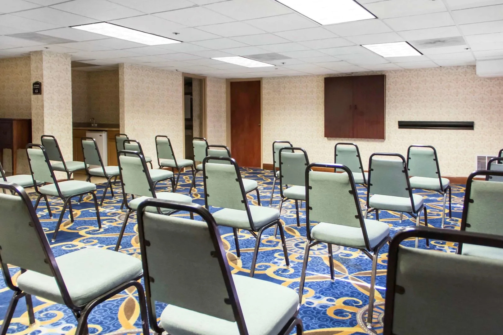 Clarion Hotel Broken Arrow - Tulsa