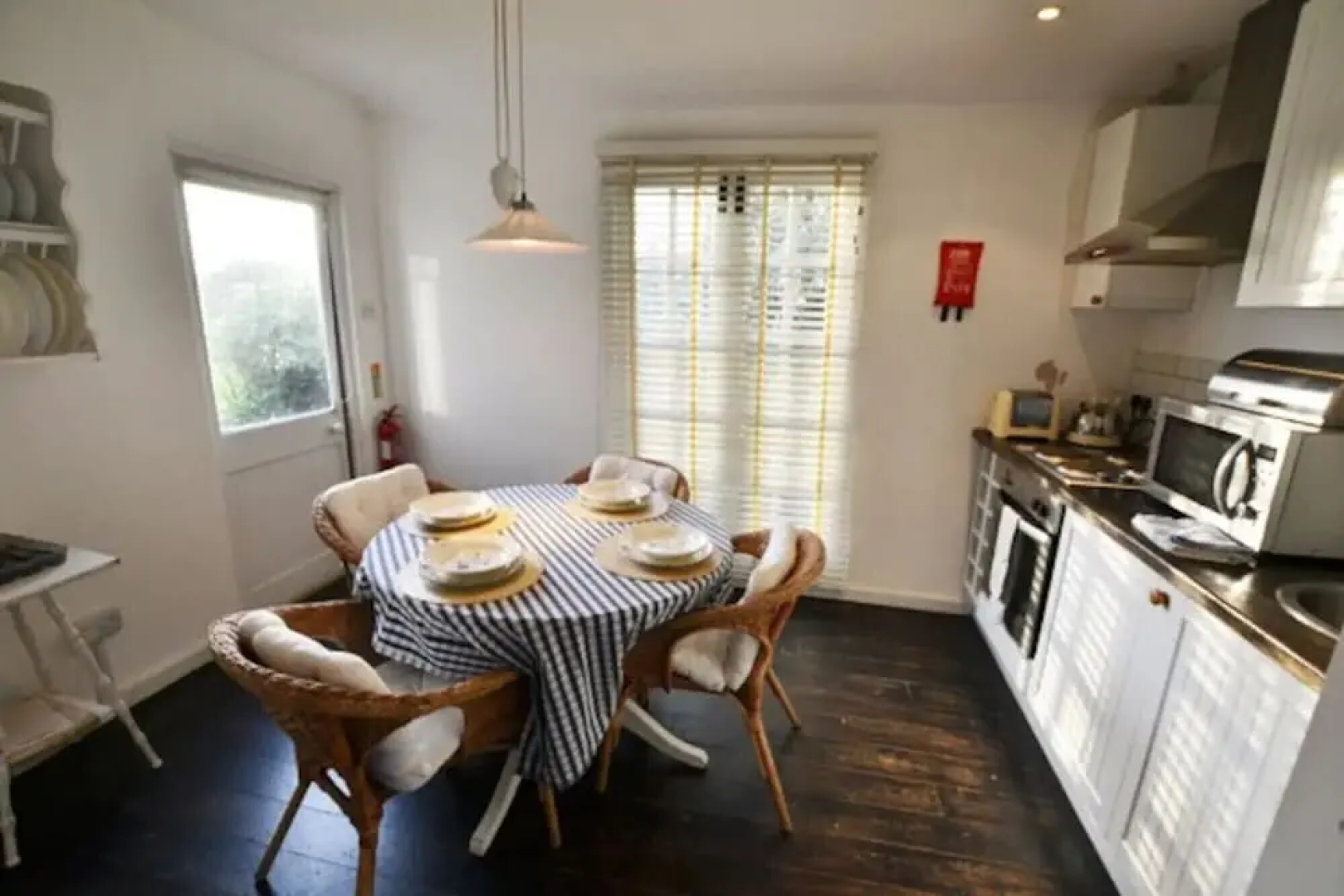 Honeypot Cottage/ 2-bed Home on Osea Island, Essex