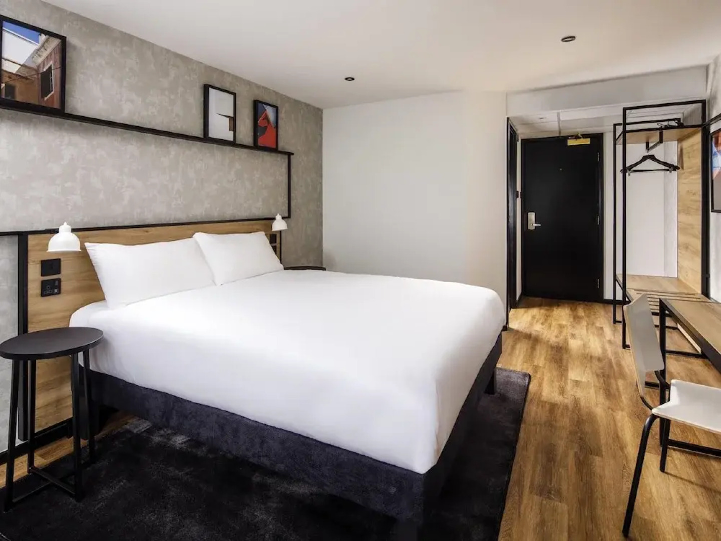 Ibis Wakefield East - Castleford