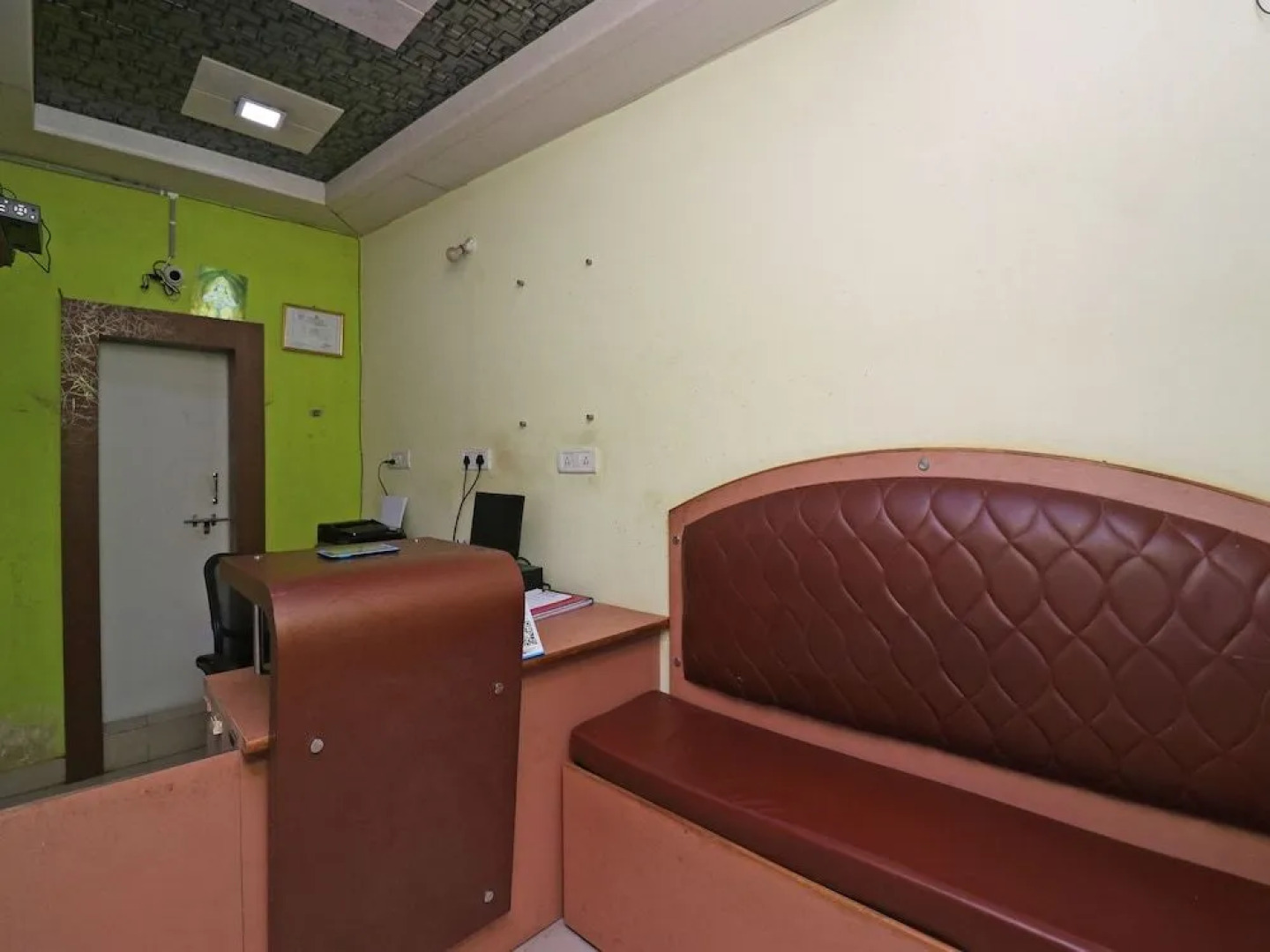 Oyo 42729 Hotel Kavin'S Inn