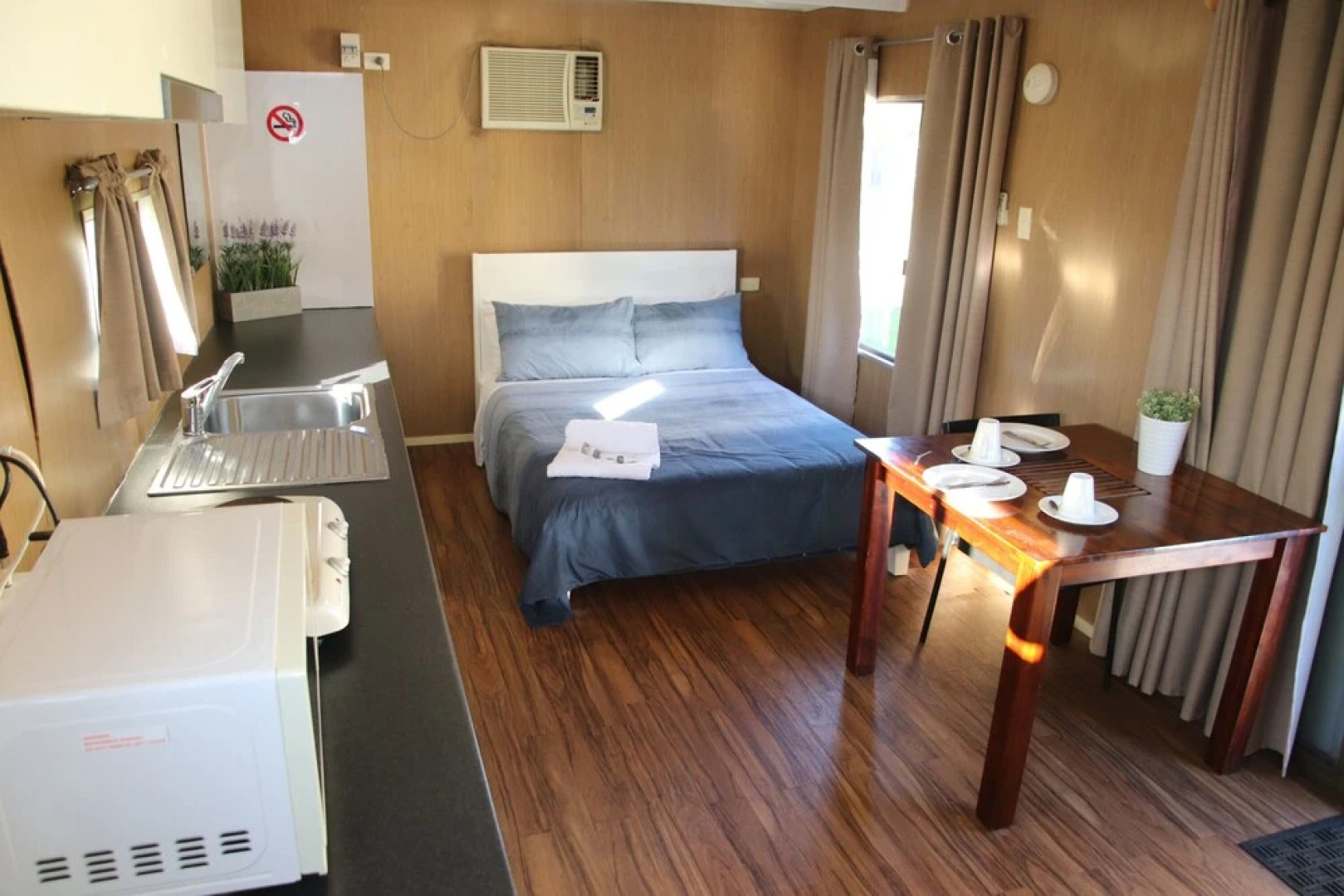 Serpentine Falls Park Home & Tourist Village