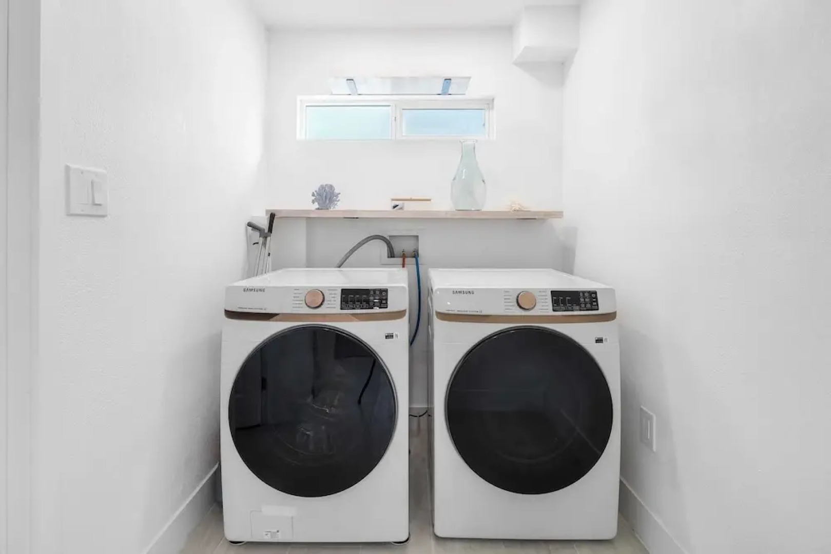 Steps to the Beach, Firepit & Patio Long-term Newport Beach Stay Coastal Cove