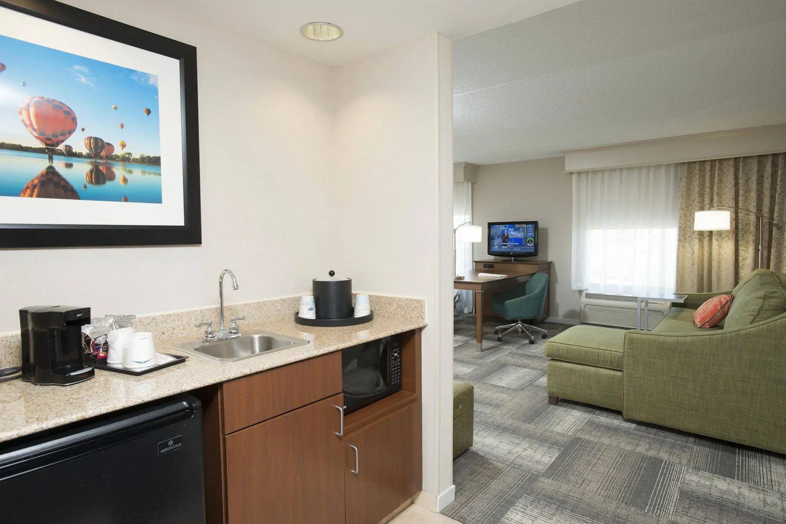 Hampton Inn & Suites Cincinnati-Union Center