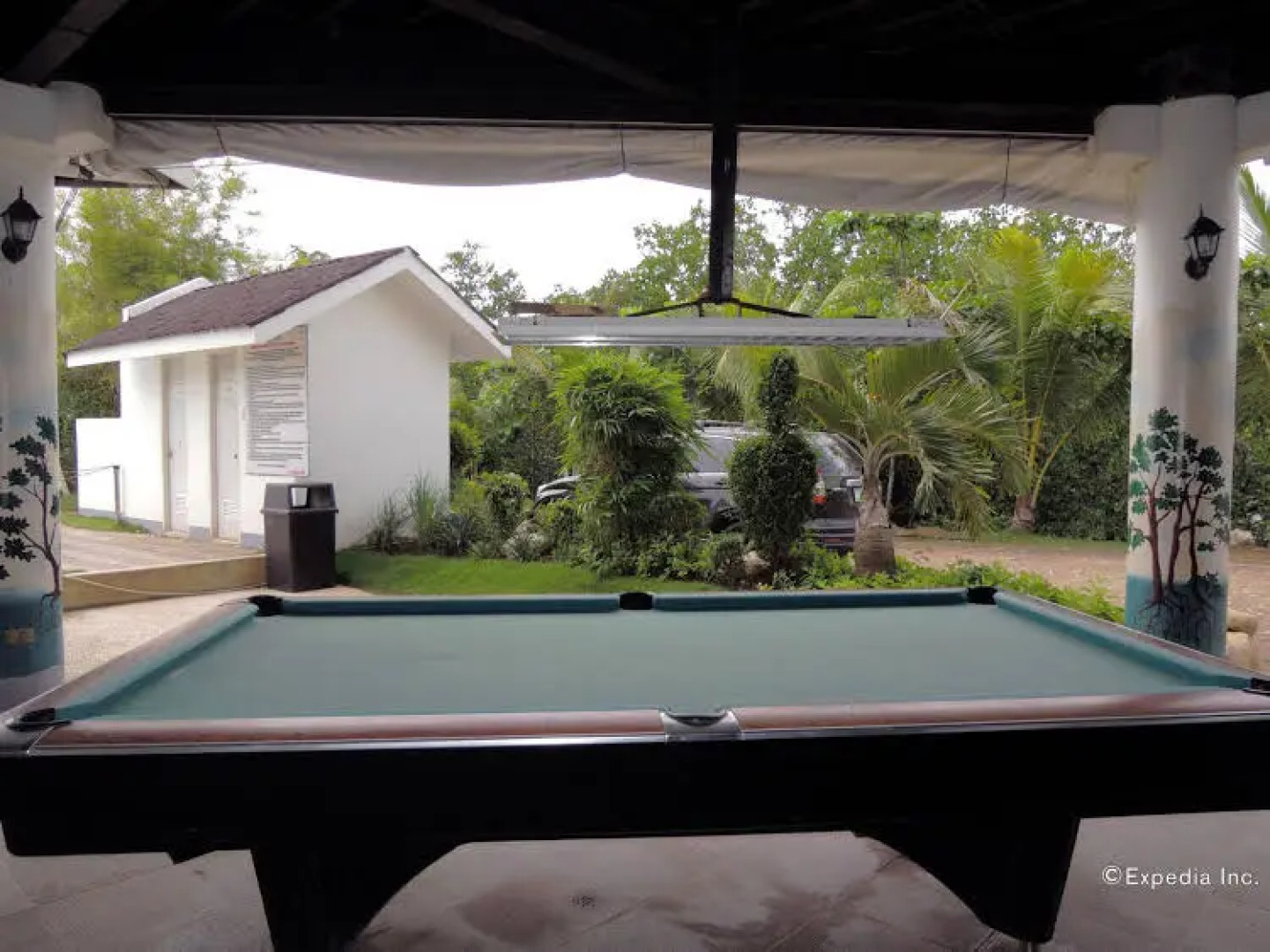 Papa Kit's Marina Resort