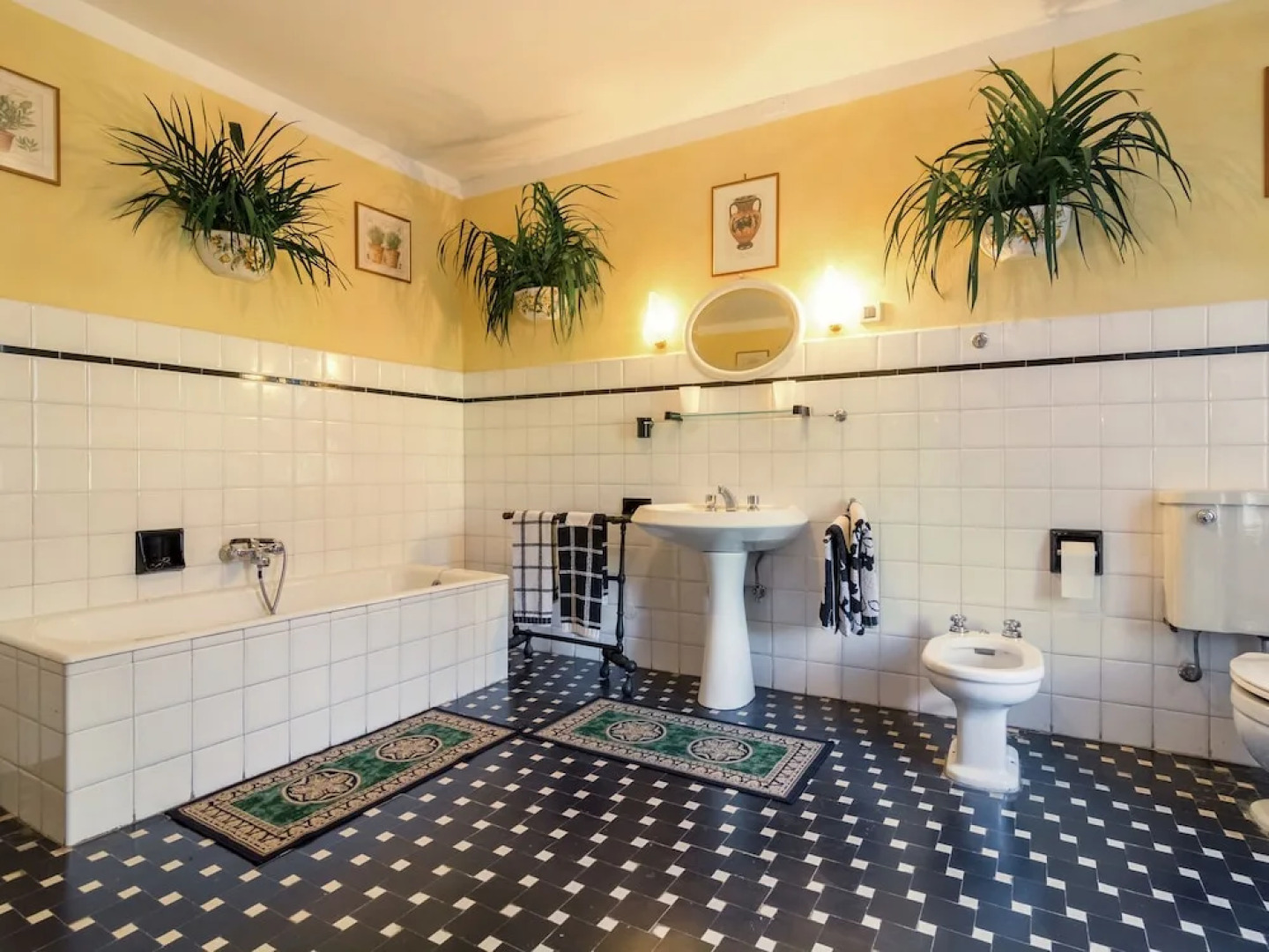 Luxurious Mansion in Crespignaga With Swimming Pool