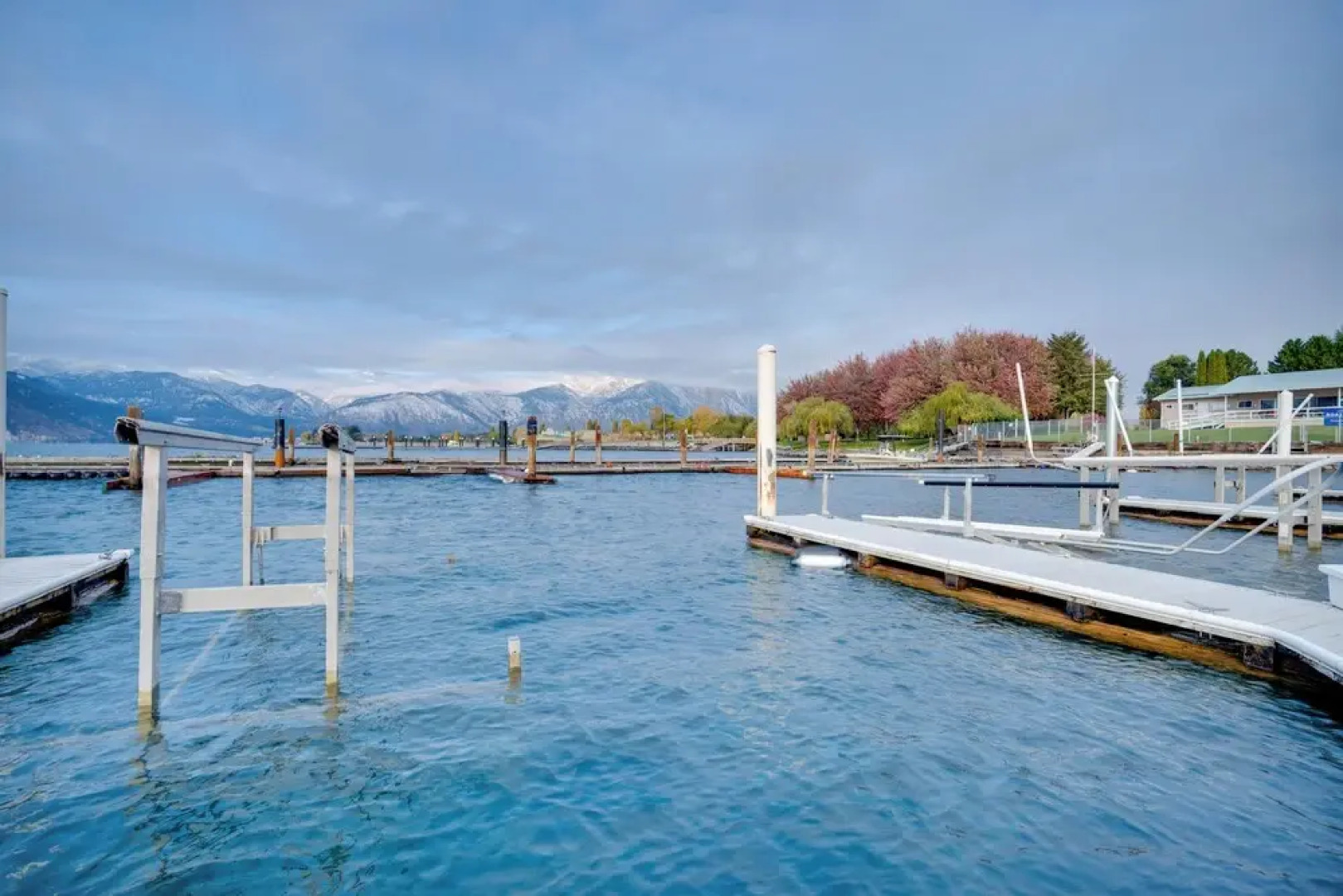 Family Home on Lake Chelan With Mtn + Lake View!