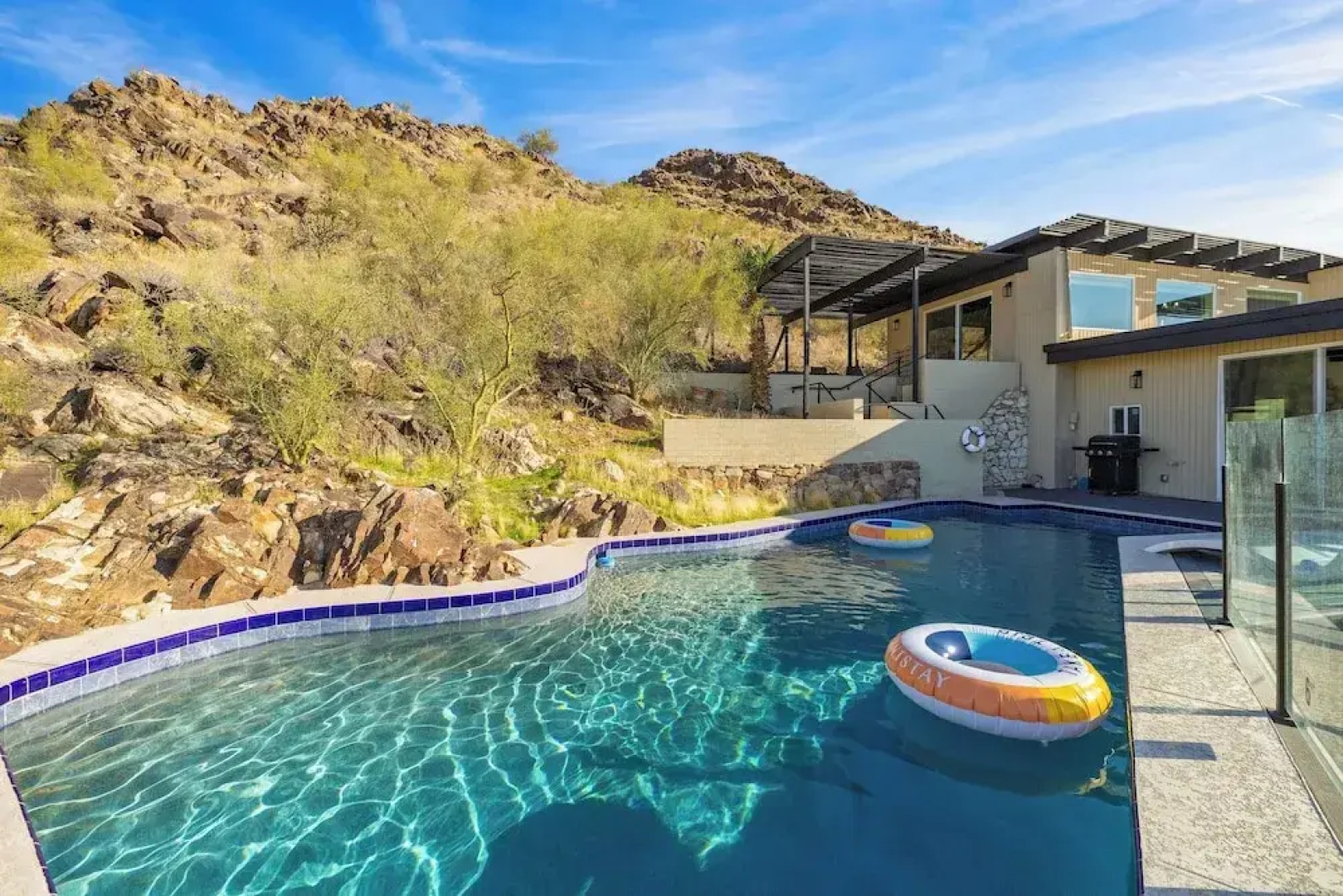 Panoramic Views, Private Pool, Patio Lounge w/ Firepit Royal Palm by Avantstay