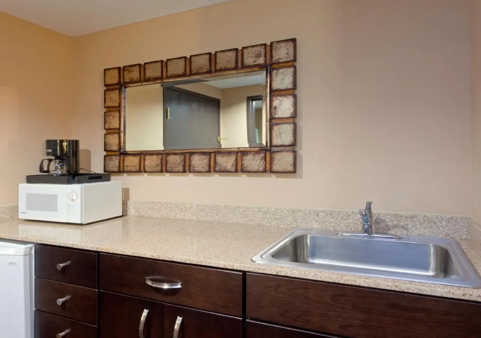 Holiday Inn Express Hotel & Suites Ashtabula