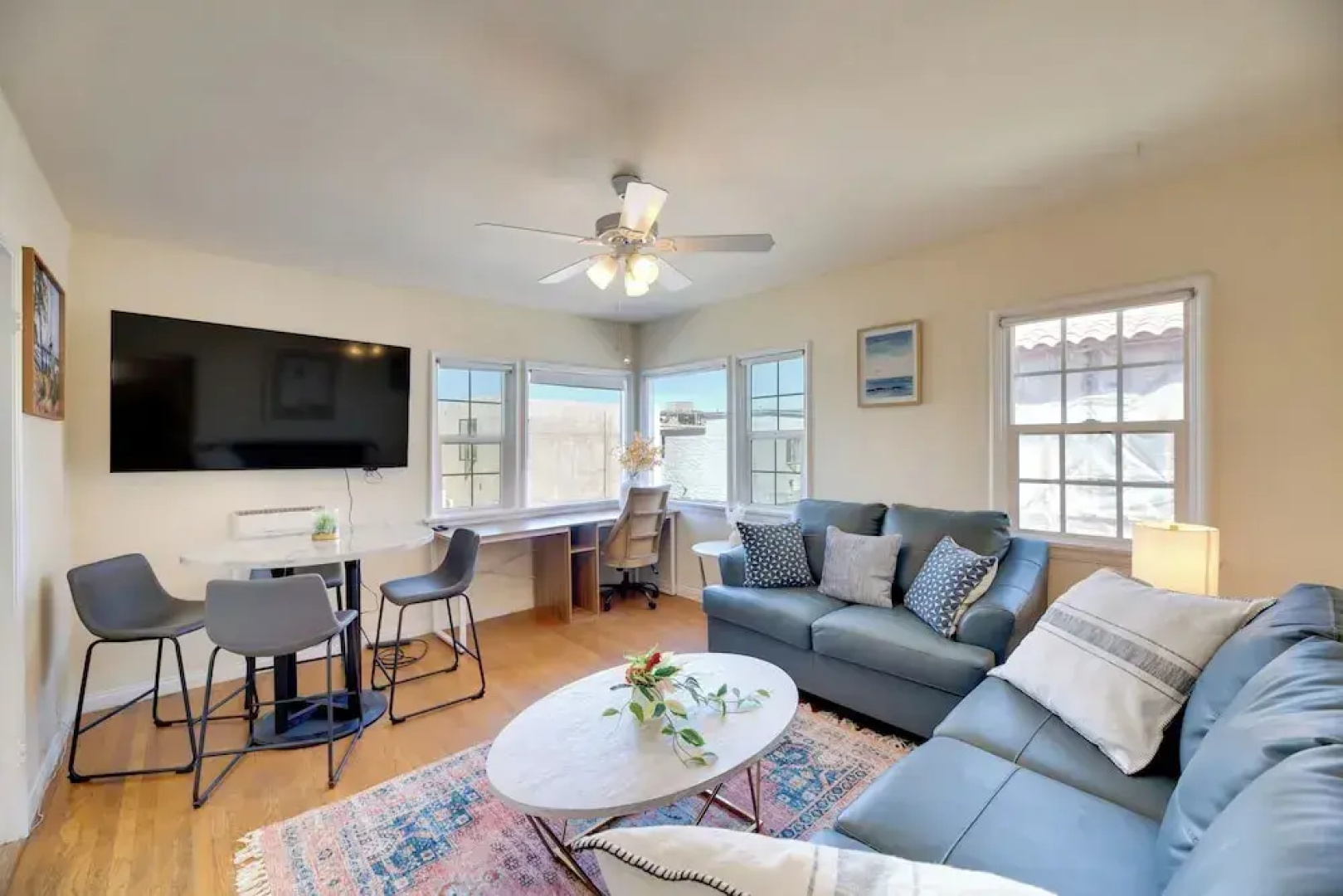 Walk to Sand & Surf - Bright Manhattan Beach Apt!
