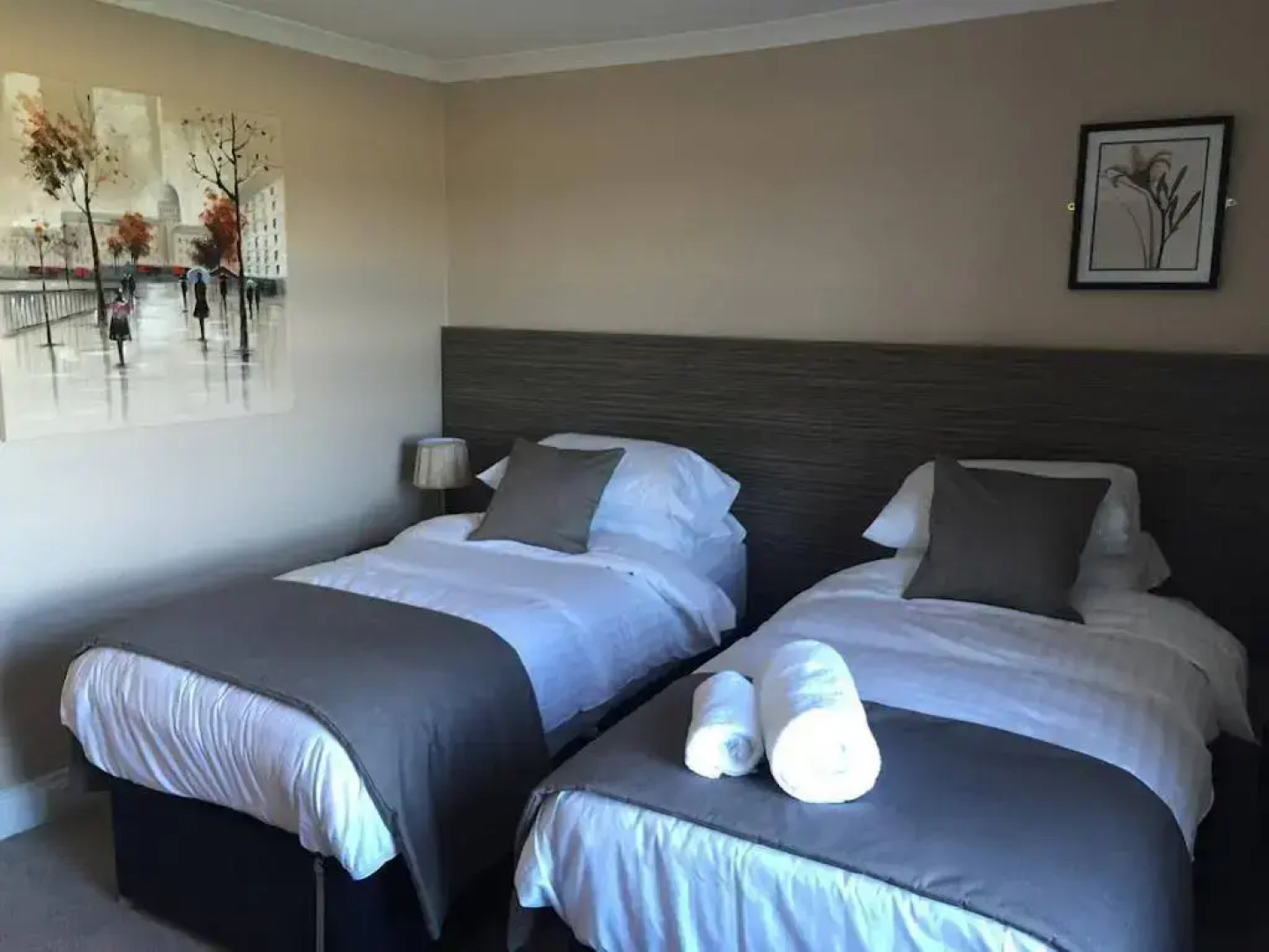 The Three Horseshoes