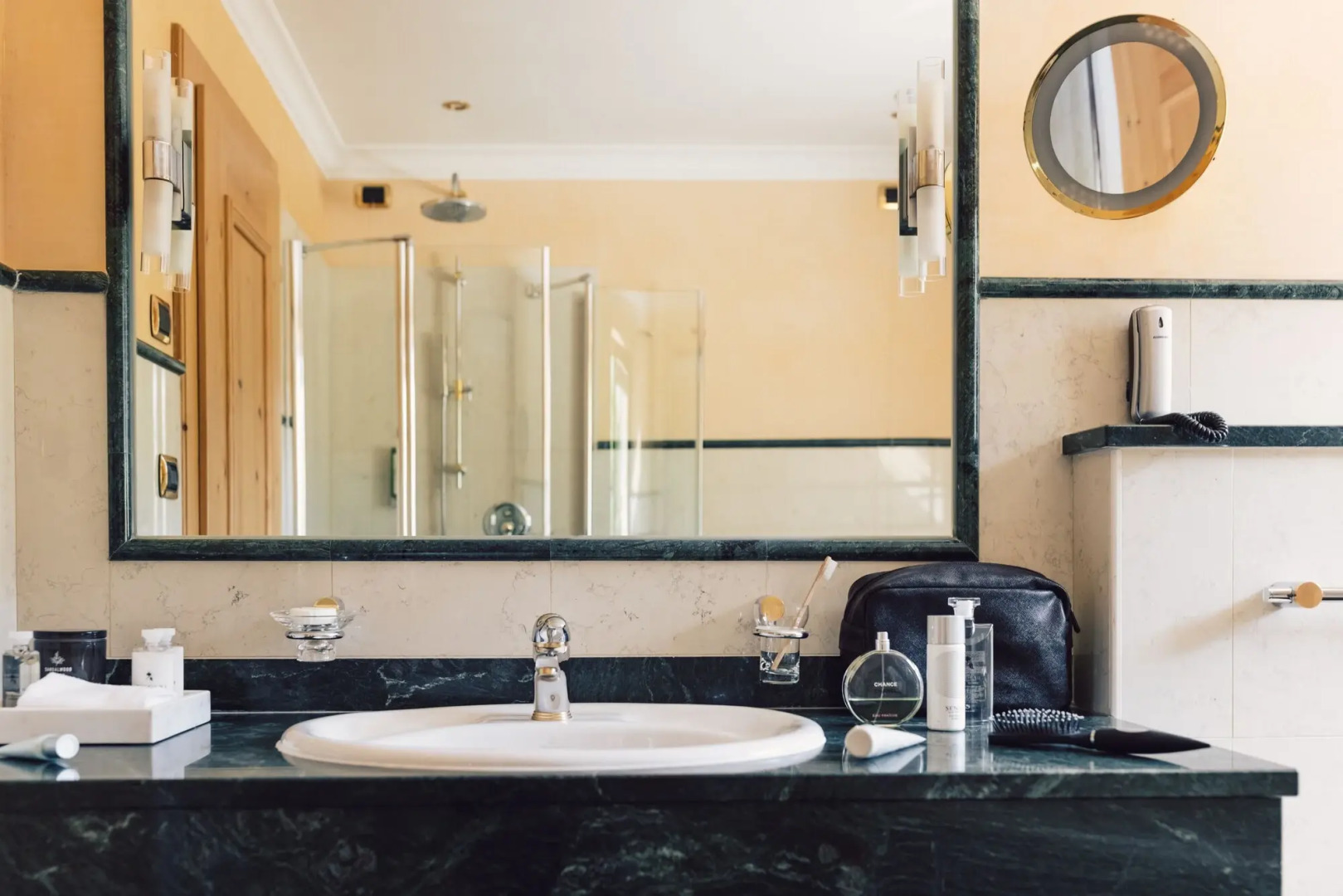 Alpenpalace Luxury Hideaway & Spa Retreat