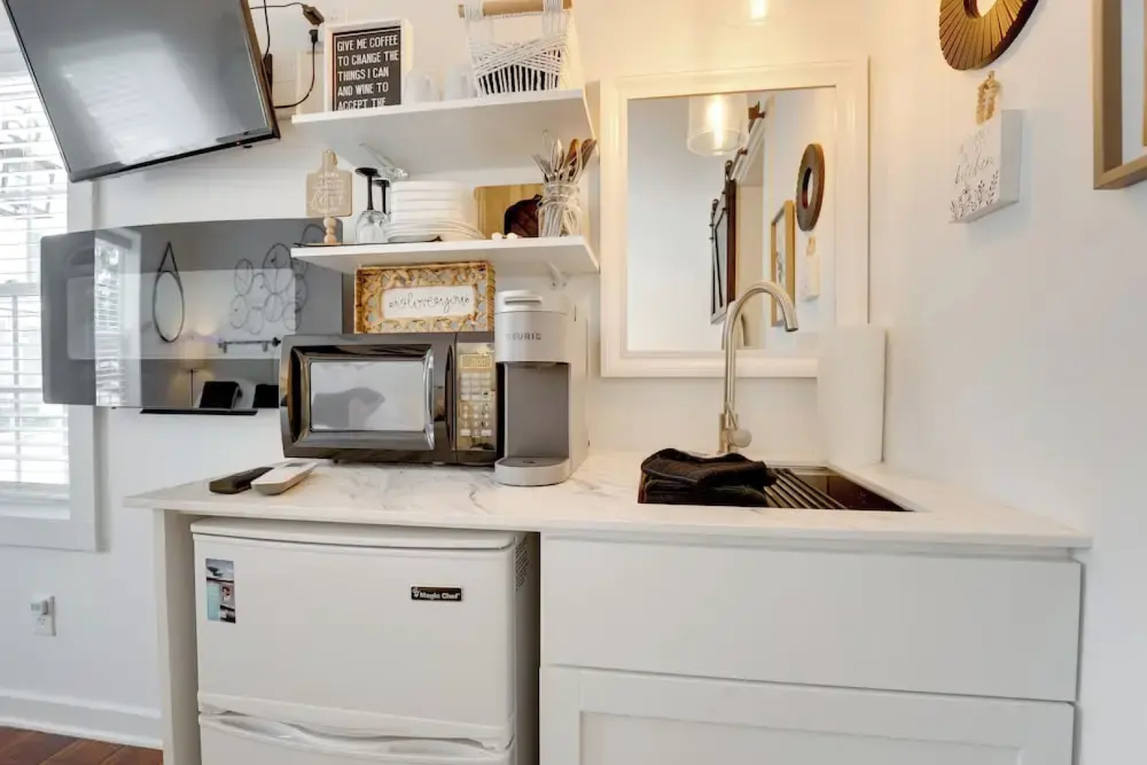 Walkable Studio on Historic Hammondsport Property!