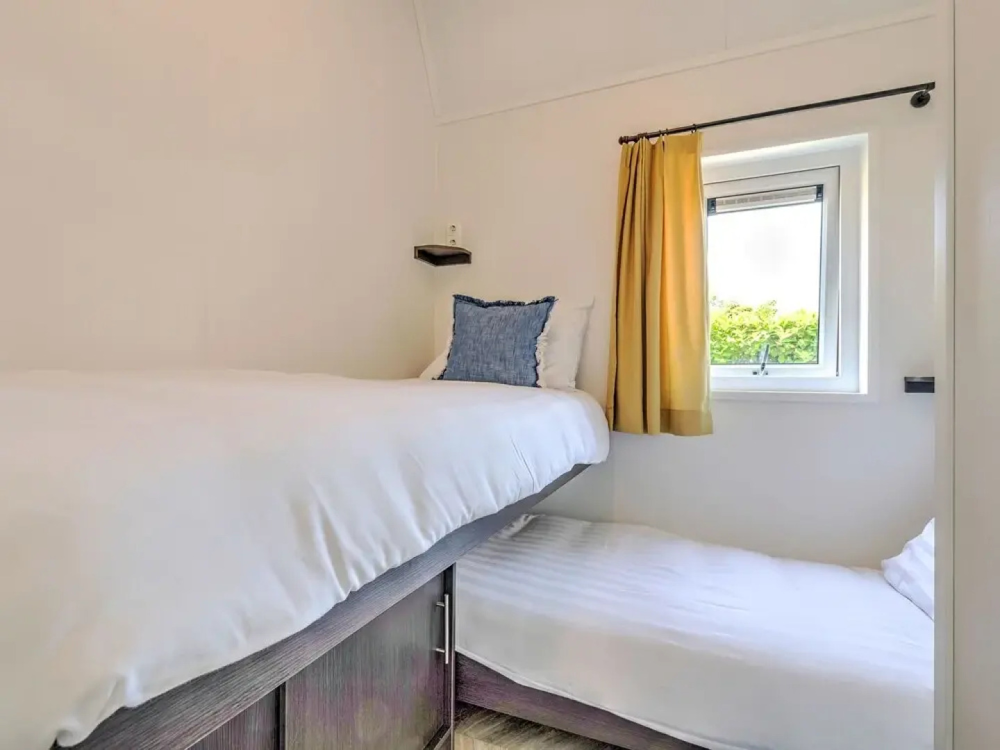 Beautiful Bungalow with Hot Tub in Kaatsheuvel