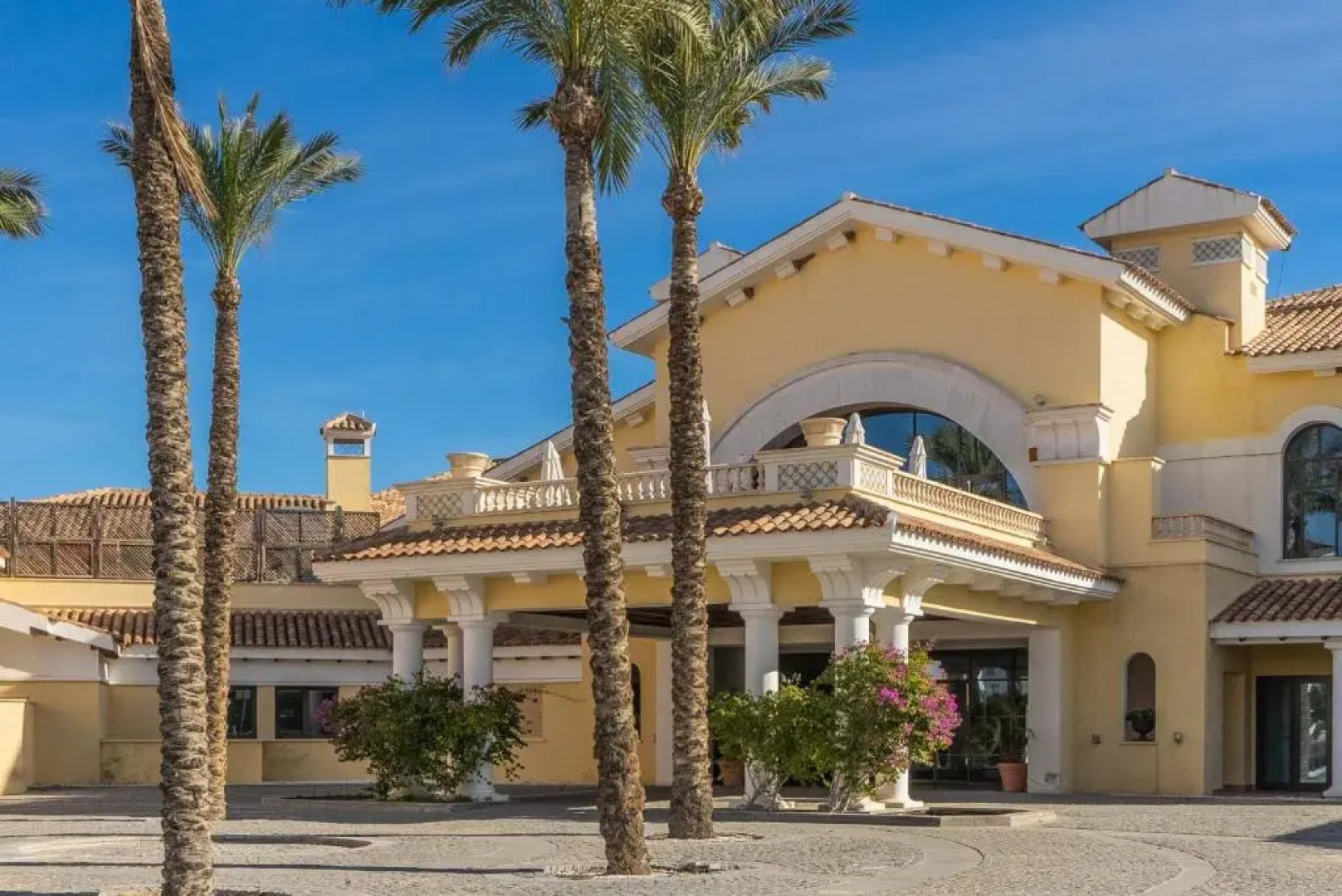 Nice Pool Views Apartment with 2 Bedrooms - BA412LT