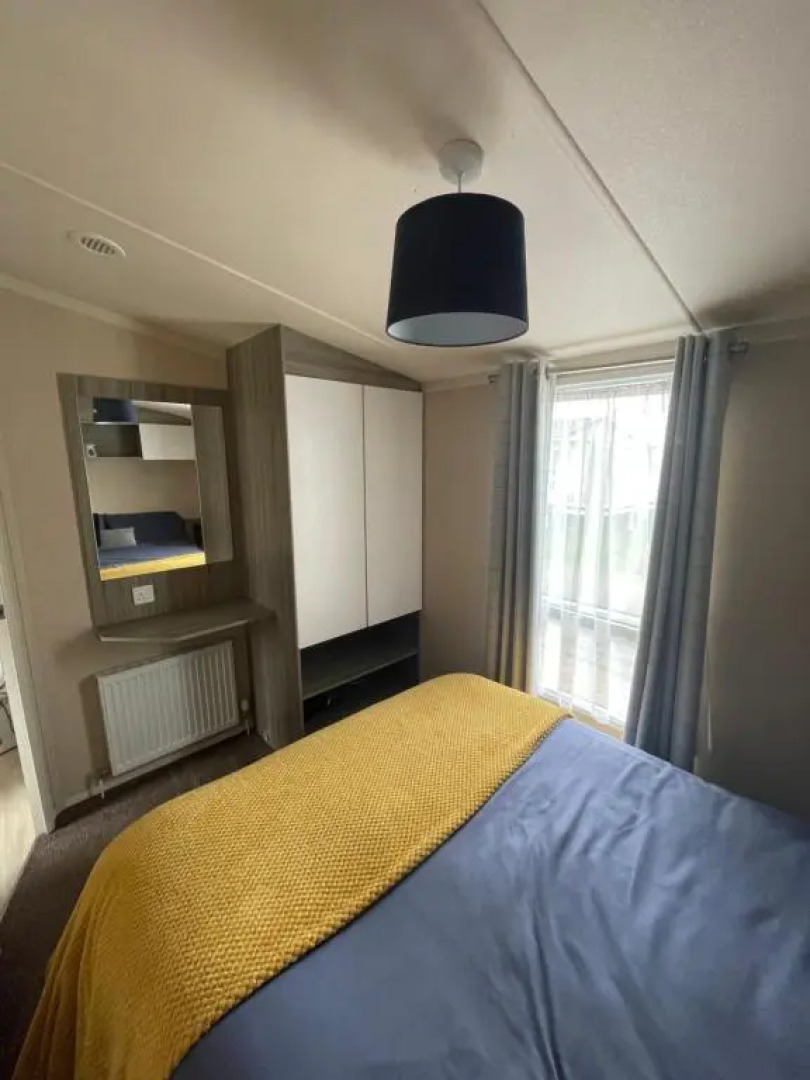 Delightful 6 Berth Holiday Home with Decking Area