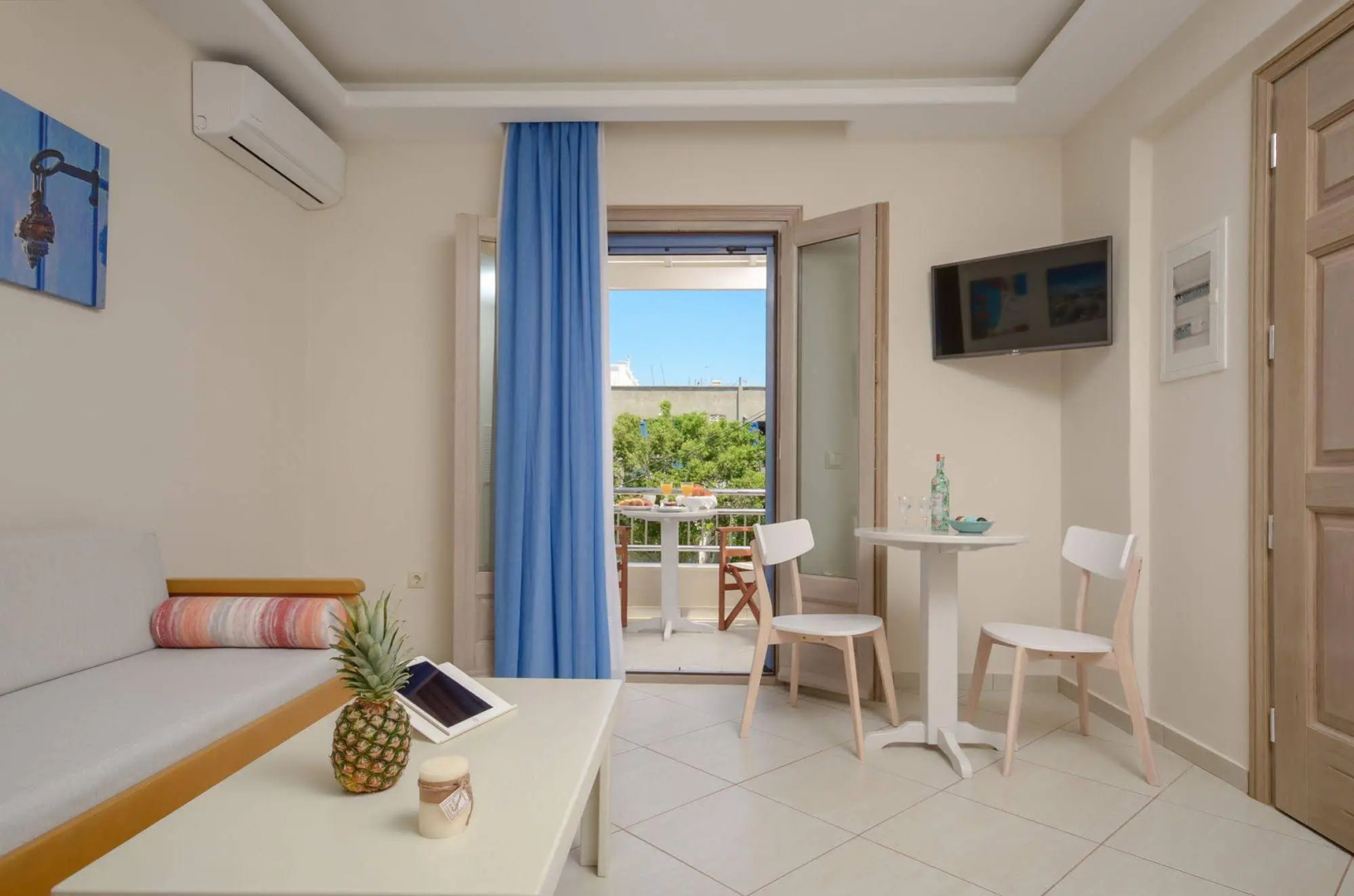 Ormos Holiday Studios