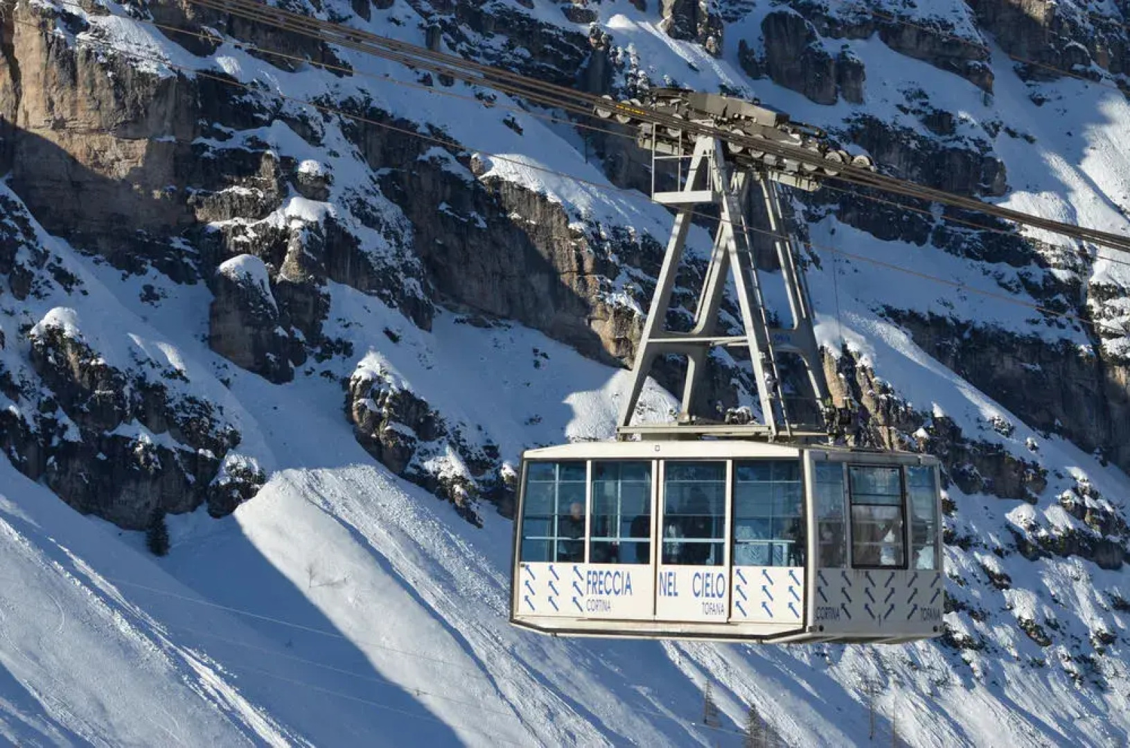 Perarolo Halldis Apartments