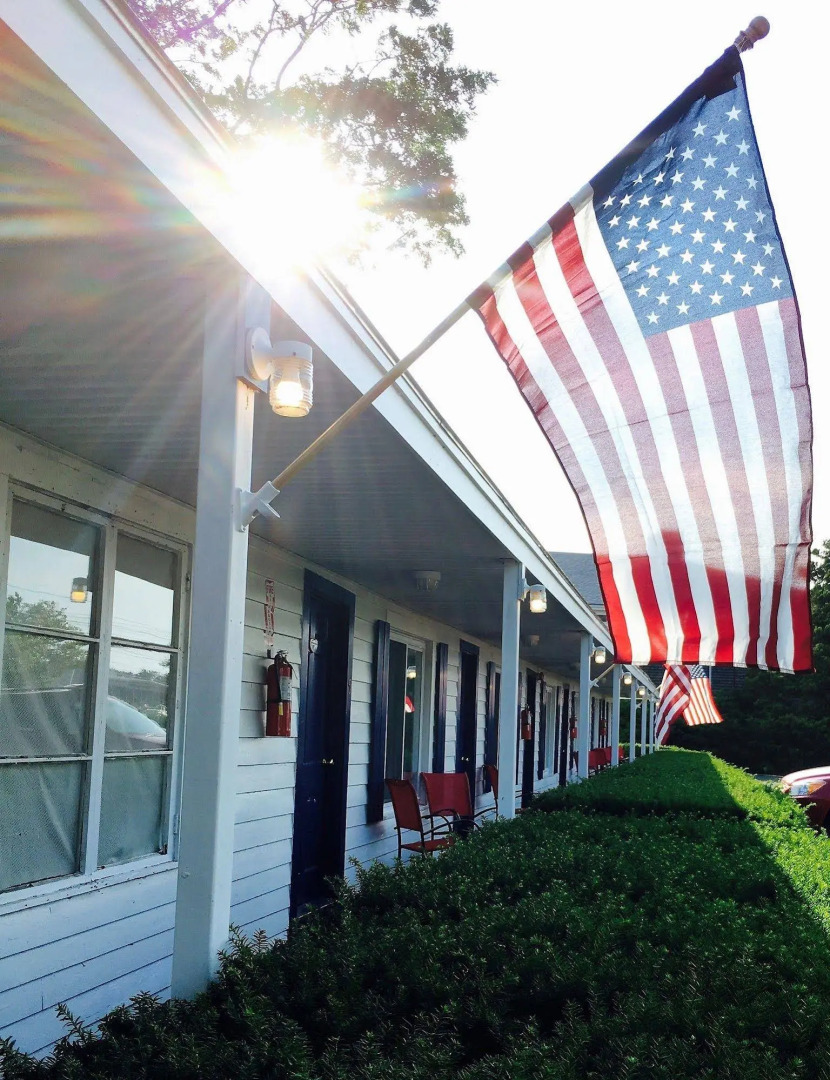 The Hyannis Star Motor Inn
